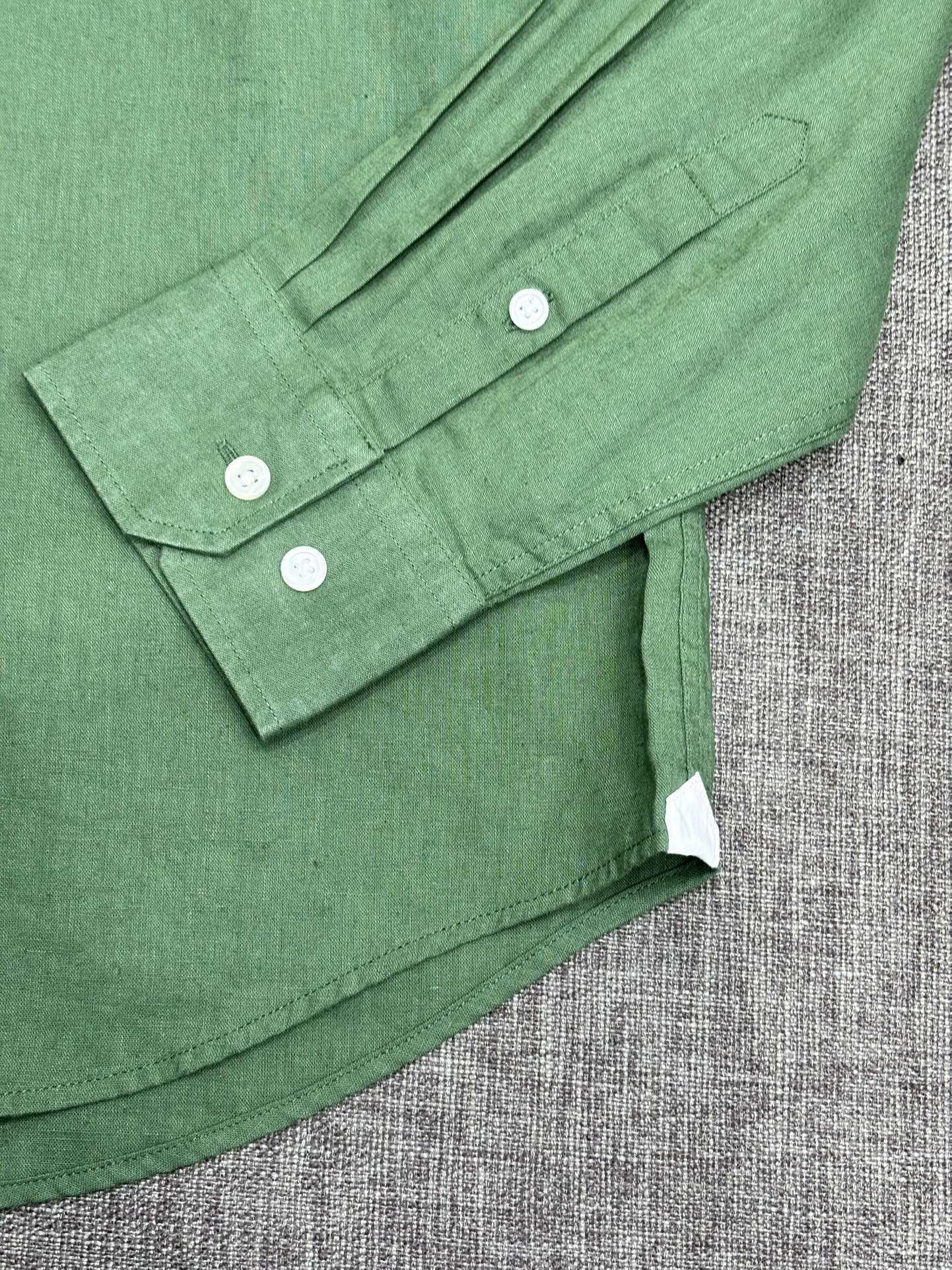 强势上新，新款不断！！！新款衬衫，高级面料高级做工，顶级品质！！！S一XXLS穿125左右m穿140左右