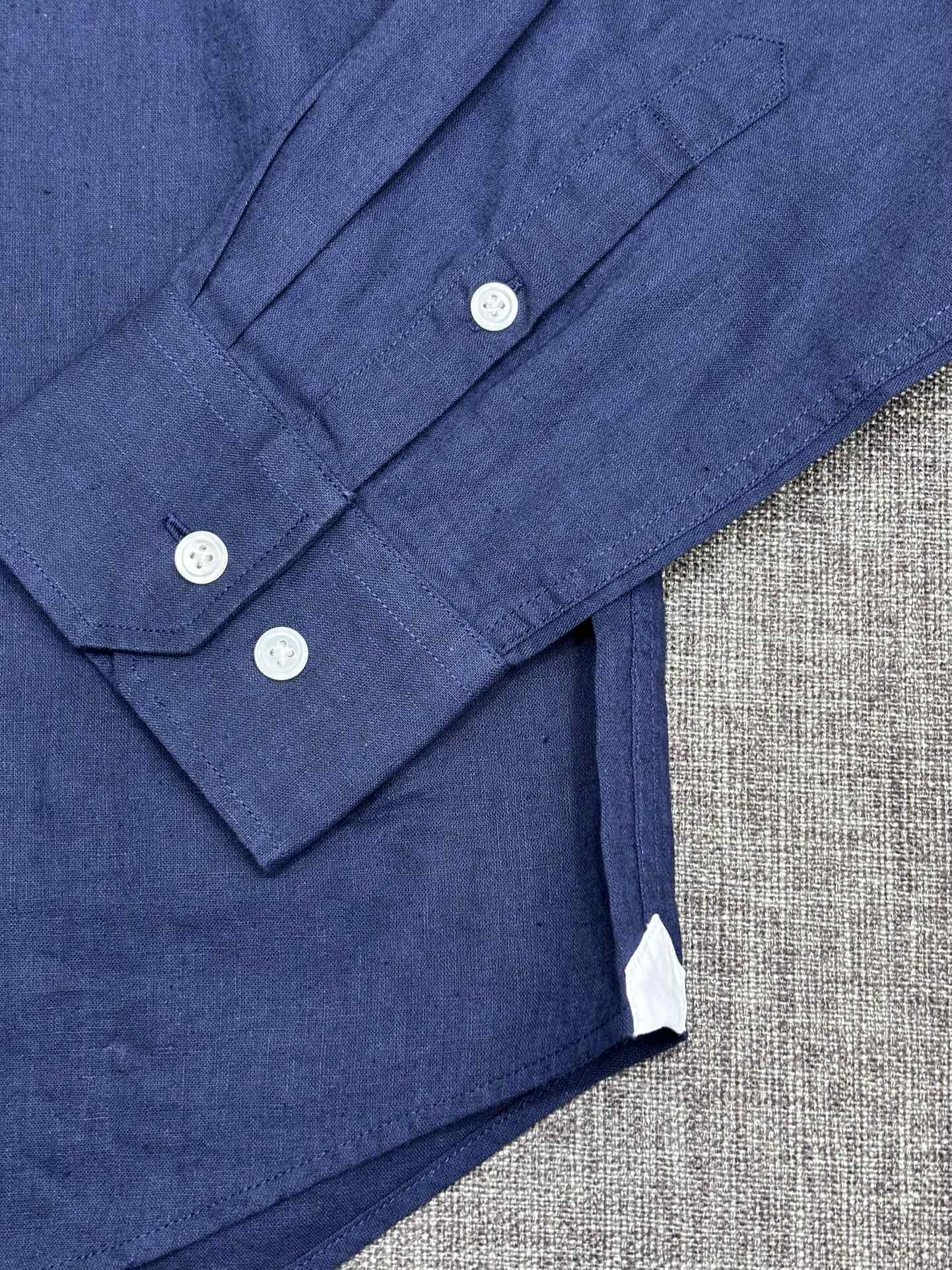 强势上新，新款不断！！！新款衬衫，高级面料高级做工，顶级品质！！！S一XXLS穿125左右m穿140左右