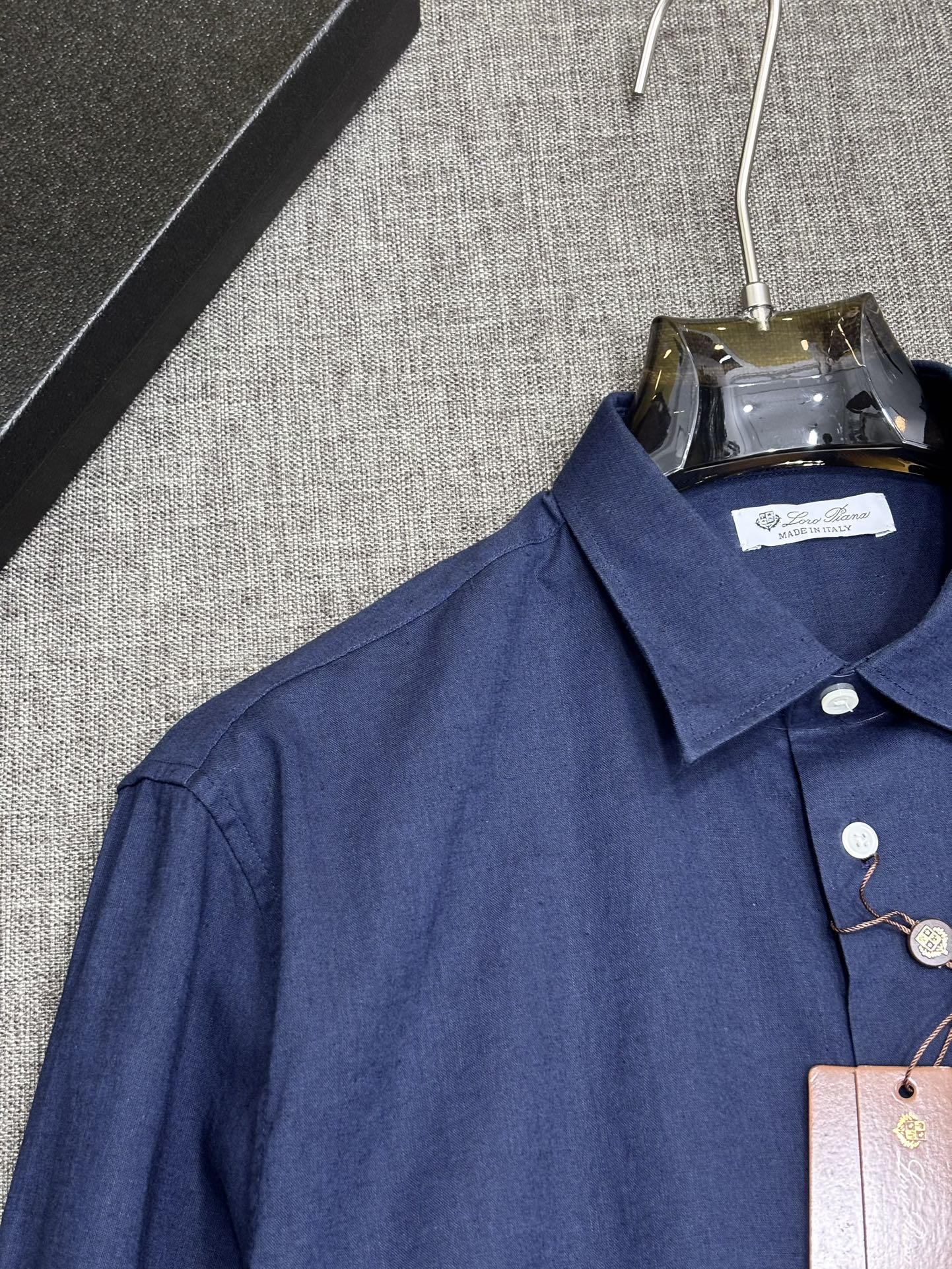 强势上新，新款不断！！！新款衬衫，高级面料高级做工，顶级品质！！！S一XXLS穿125左右m穿140左右