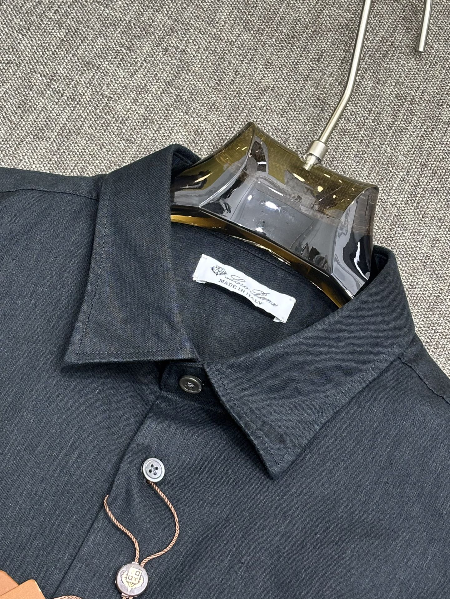 强势上新，新款不断！！！新款衬衫，高级面料高级做工，顶级品质！！！S一XXLS穿125左右m穿140左右