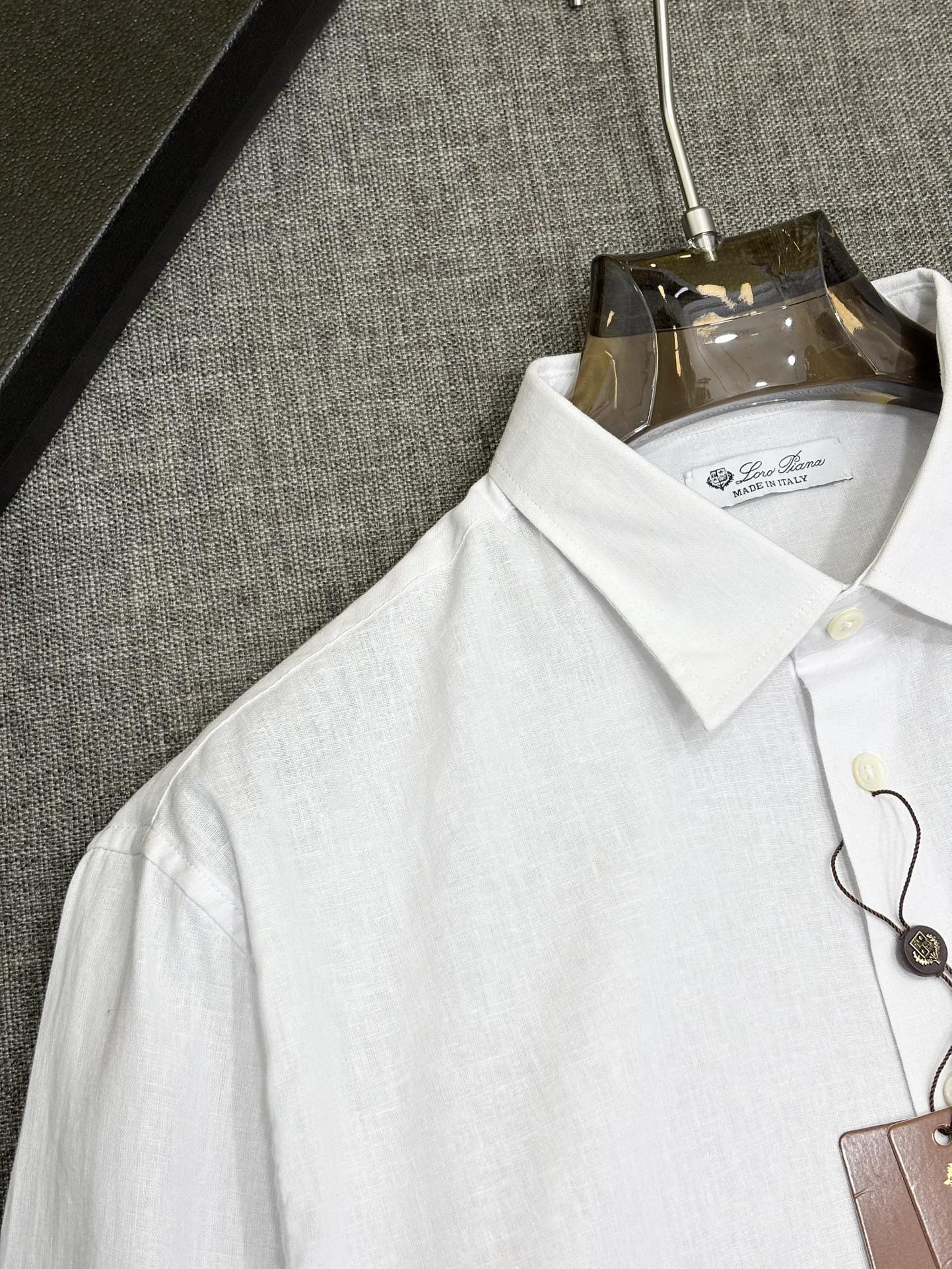 强势上新，新款不断！！！新款衬衫，高级面料高级做工，顶级品质！！！S一XXLS穿125左右m穿140左右