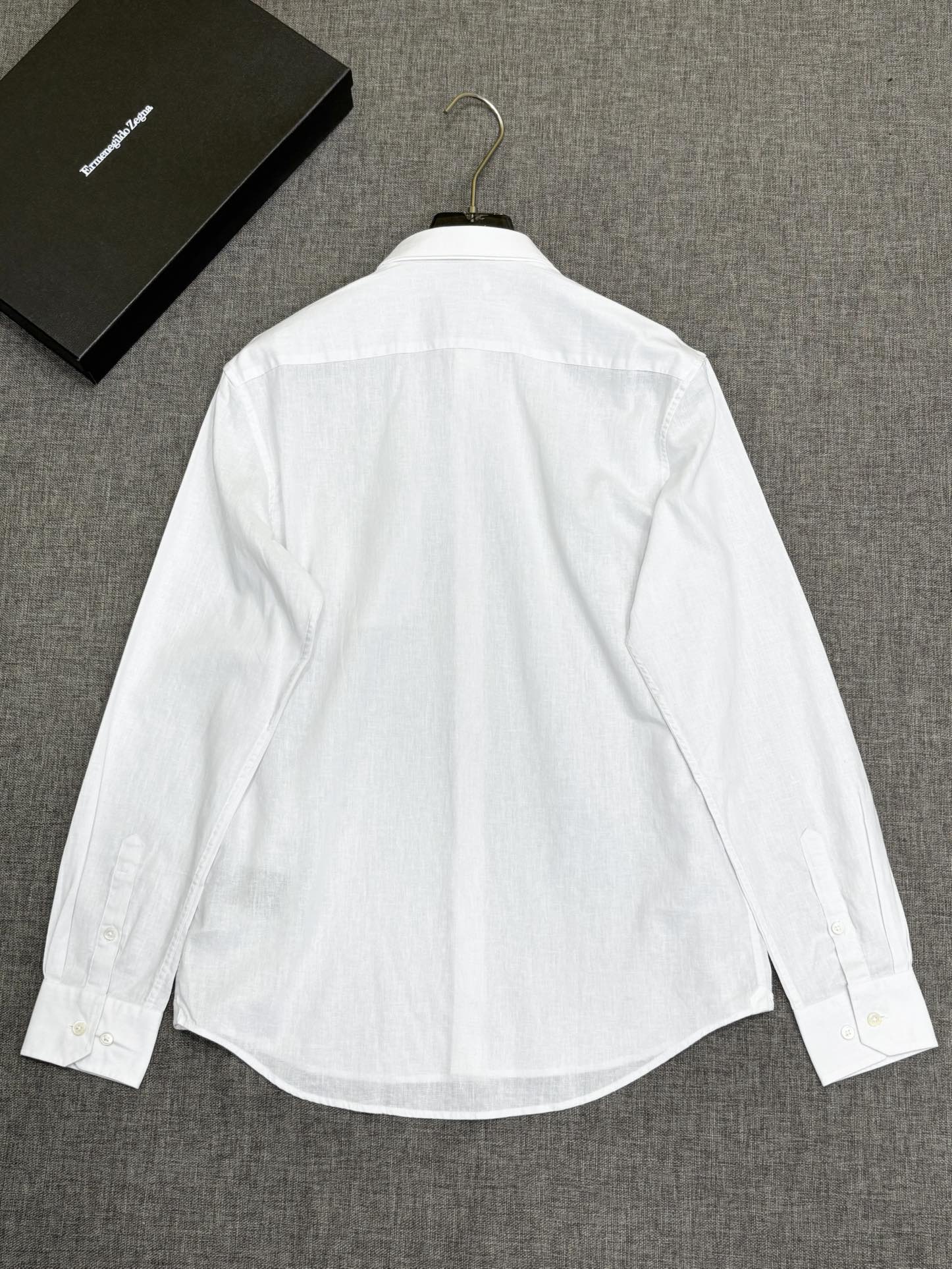 强势上新，新款不断！！！新款衬衫，高级面料高级做工，顶级品质！！！S一XXLS穿125左右m穿140左右