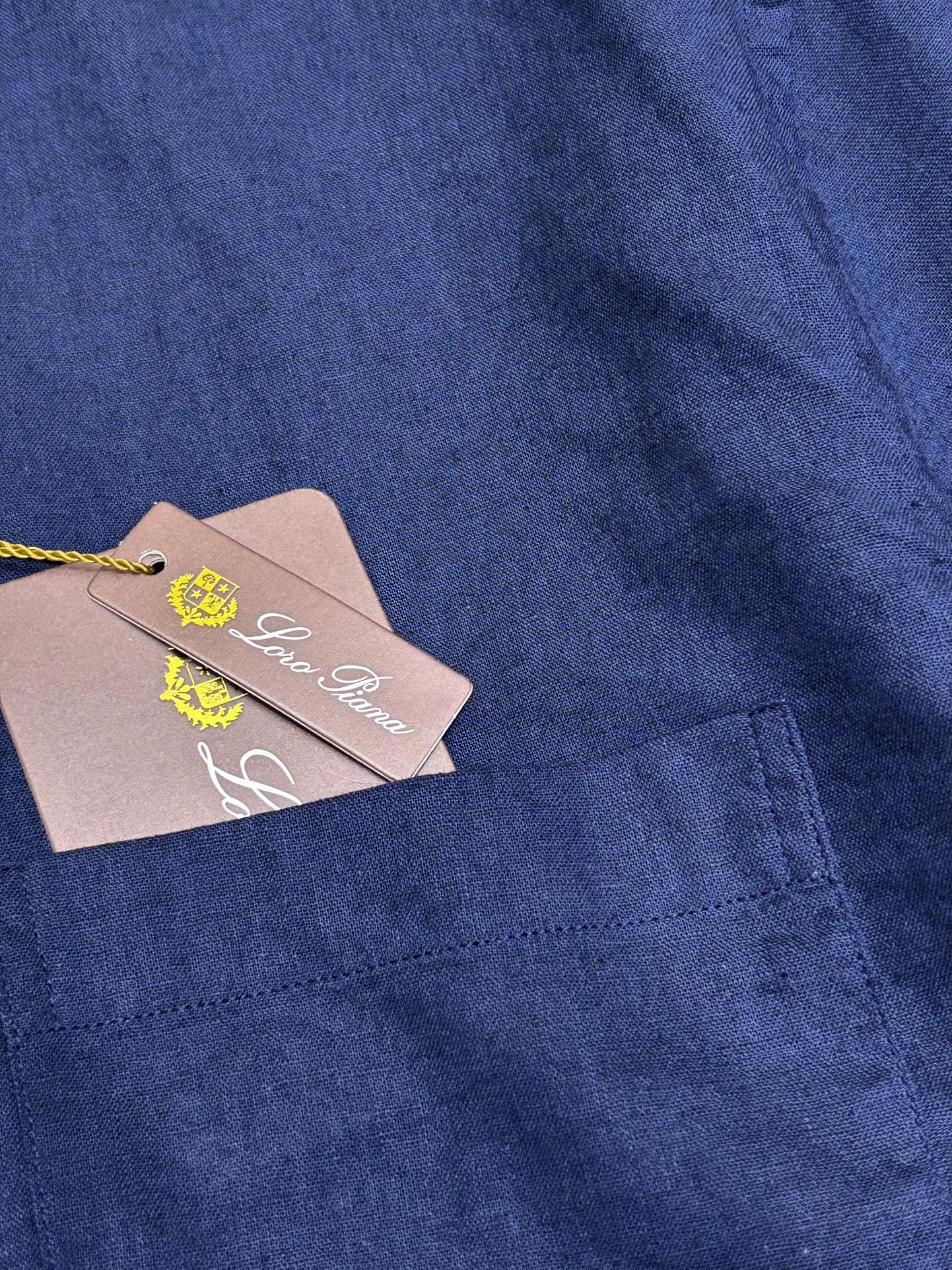 强势上新，新款不断！！！新款衬衫，高级面料高级做工，顶级品质！！！S一XXLS穿125左右m穿140左右