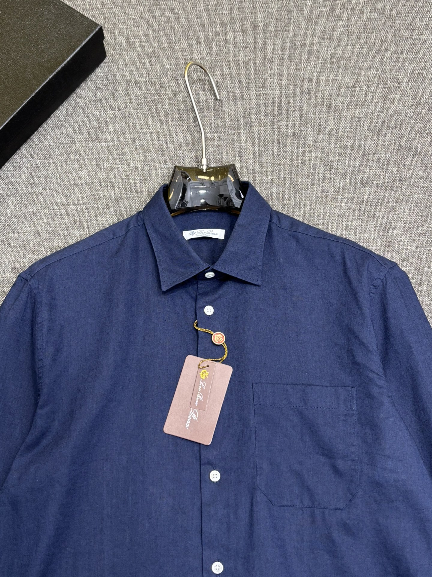 强势上新，新款不断！！！新款衬衫，高级面料高级做工，顶级品质！！！S一XXLS穿125左右m穿140左右