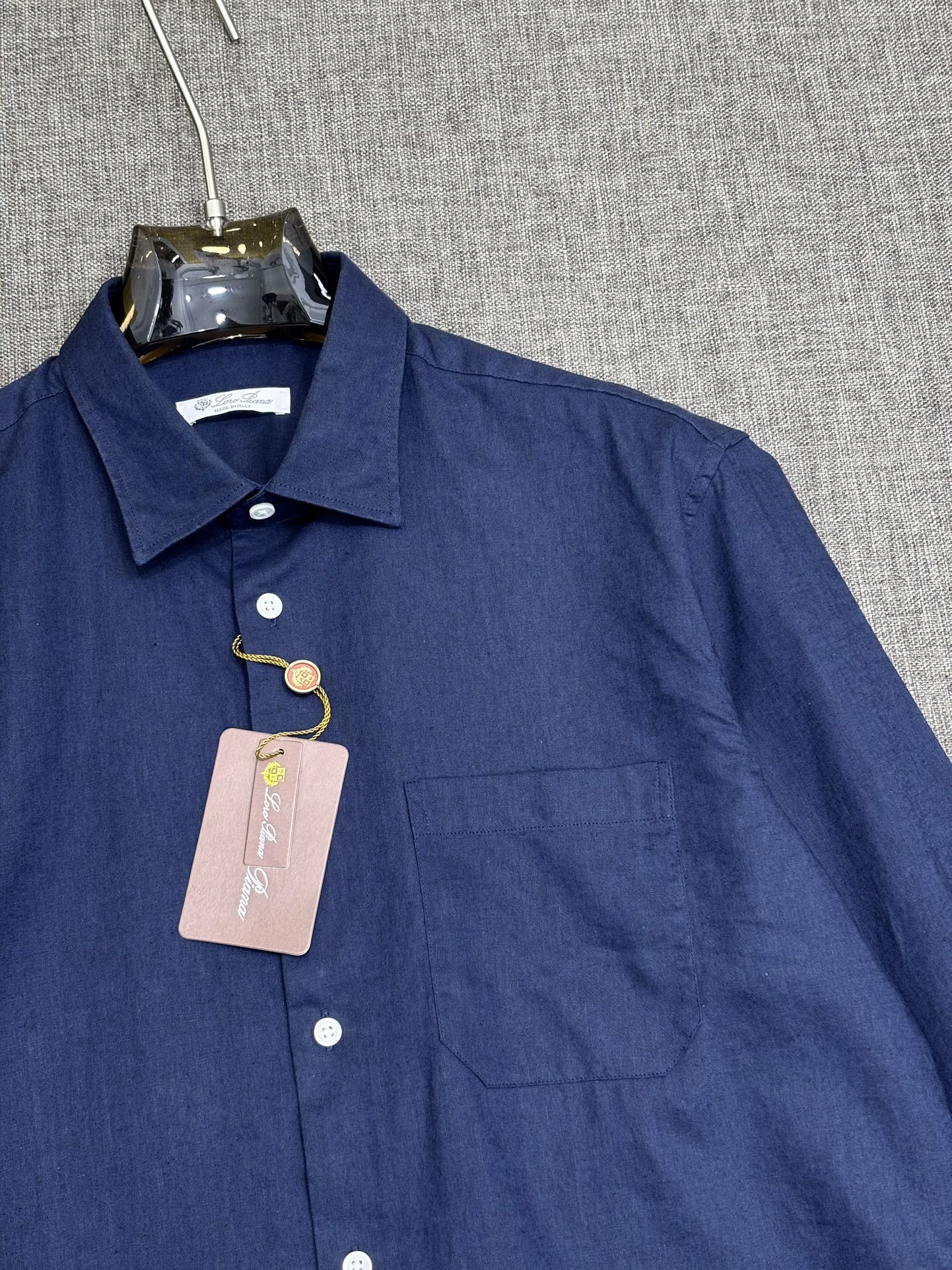 强势上新，新款不断！！！新款衬衫，高级面料高级做工，顶级品质！！！S一XXLS穿125左右m穿140左右