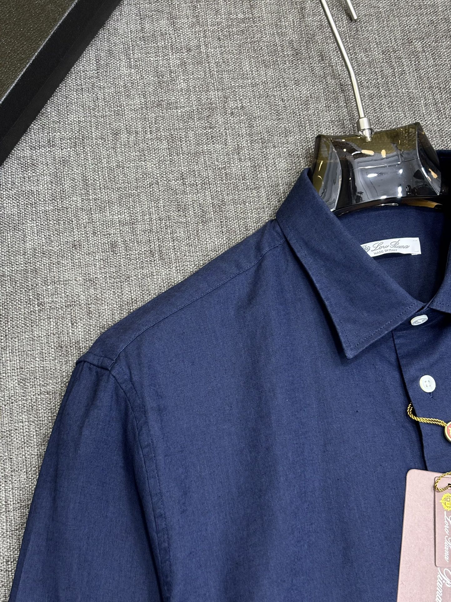 强势上新，新款不断！！！新款衬衫，高级面料高级做工，顶级品质！！！S一XXLS穿125左右m穿140左右