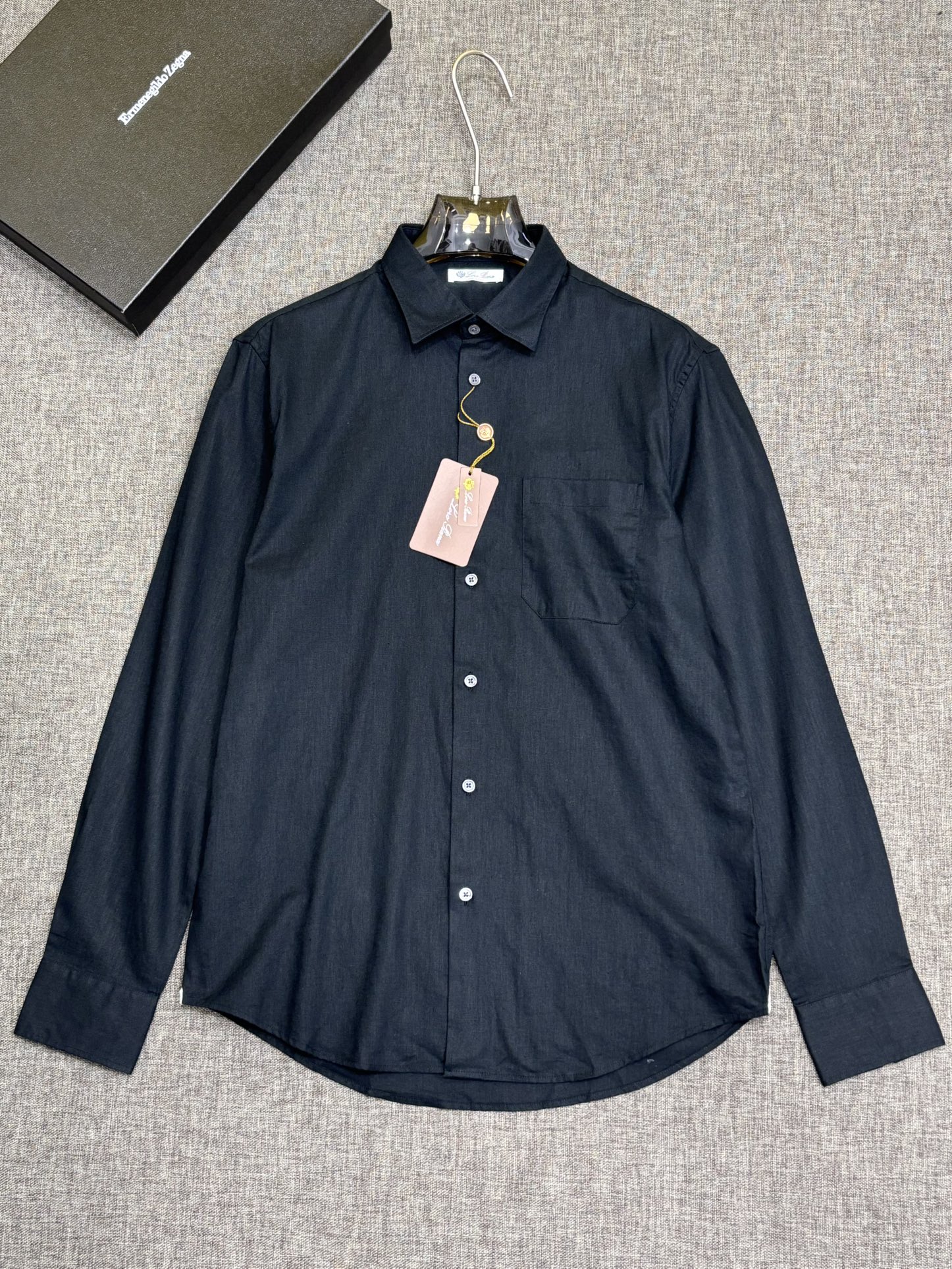 强势上新，新款不断！！！新款衬衫，高级面料高级做工，顶级品质！！！S一XXLS穿125左右m穿140左右