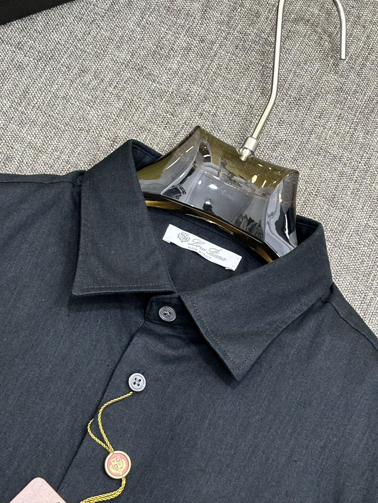 强势上新，新款不断！！！新款衬衫，高级面料高级做工，顶级品质！！！S一XXLS穿125左右m穿140左右