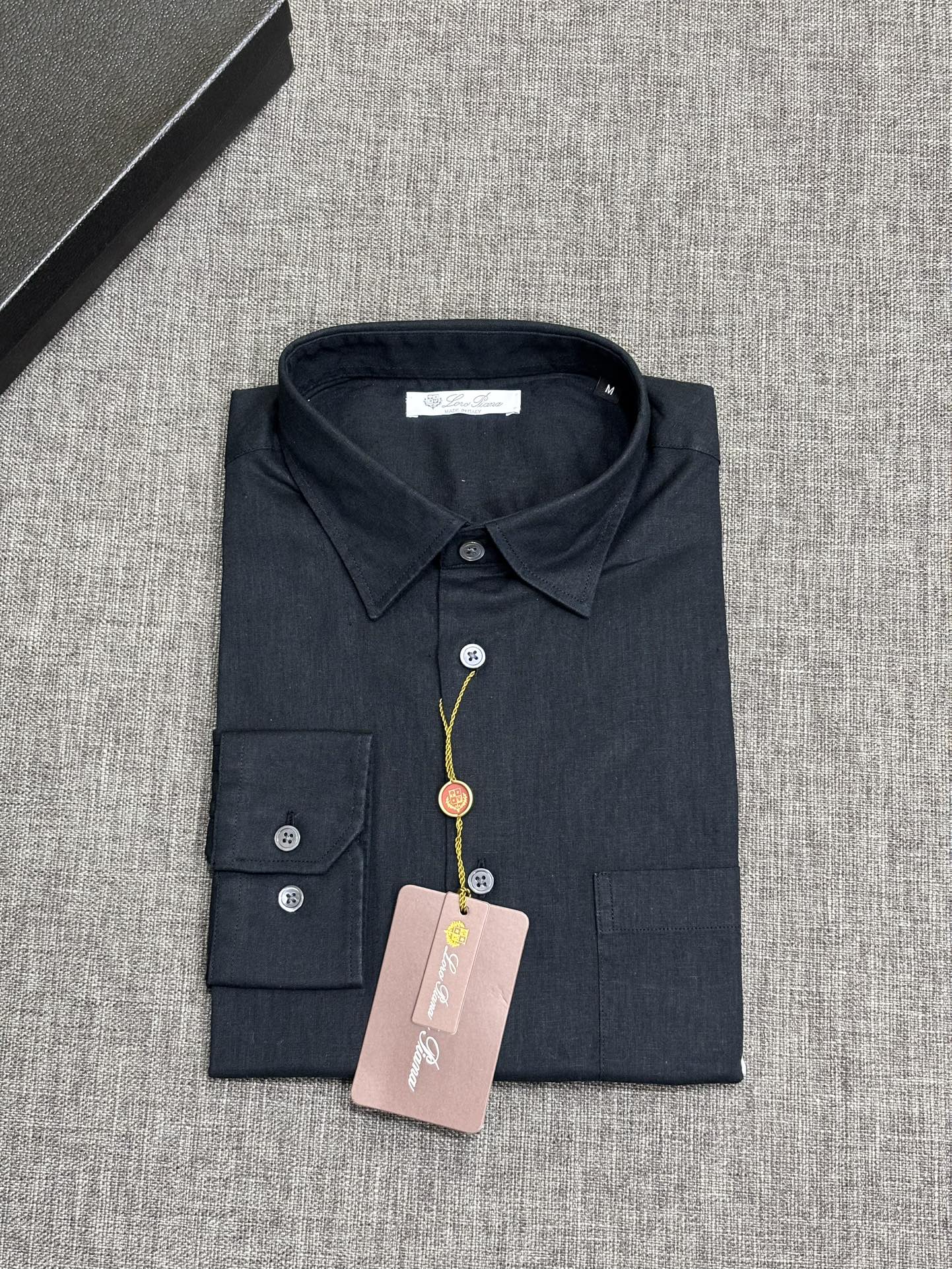 强势上新，新款不断！！！新款衬衫，高级面料高级做工，顶级品质！！！S一XXLS穿125左右m穿140左右