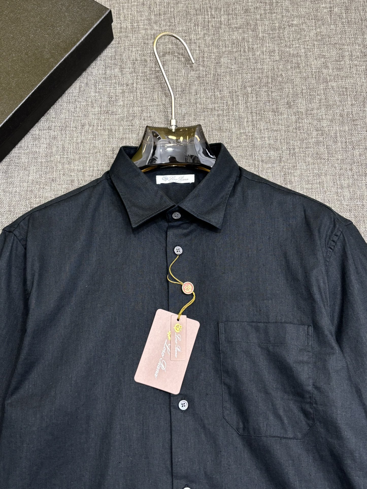 强势上新，新款不断！！！新款衬衫，高级面料高级做工，顶级品质！！！S一XXLS穿125左右m穿140左右