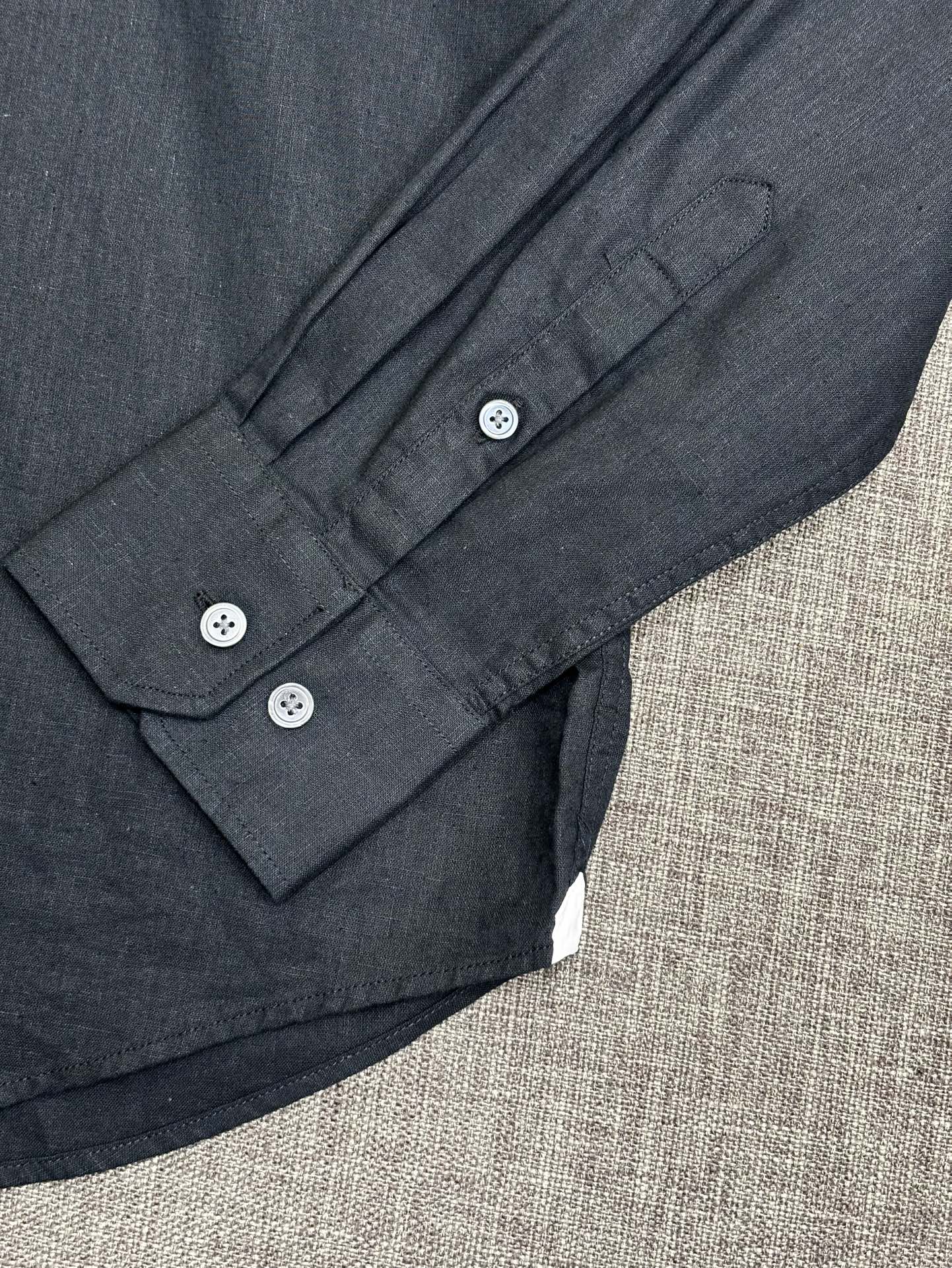 强势上新，新款不断！！！新款衬衫，高级面料高级做工，顶级品质！！！S一XXLS穿125左右m穿140左右