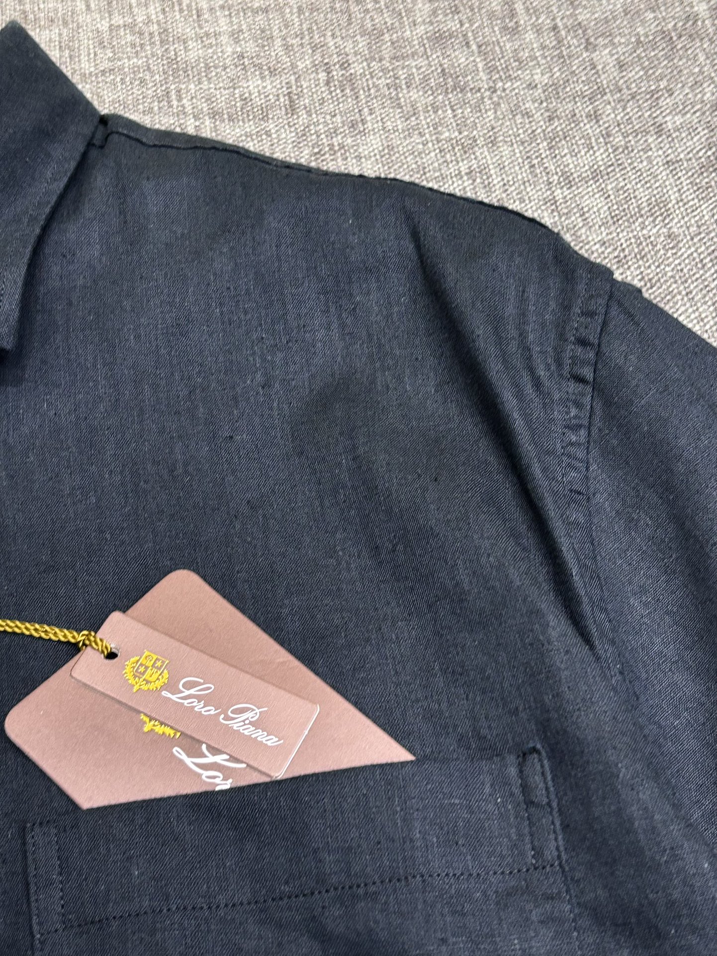 强势上新，新款不断！！！新款衬衫，高级面料高级做工，顶级品质！！！S一XXLS穿125左右m穿140左右