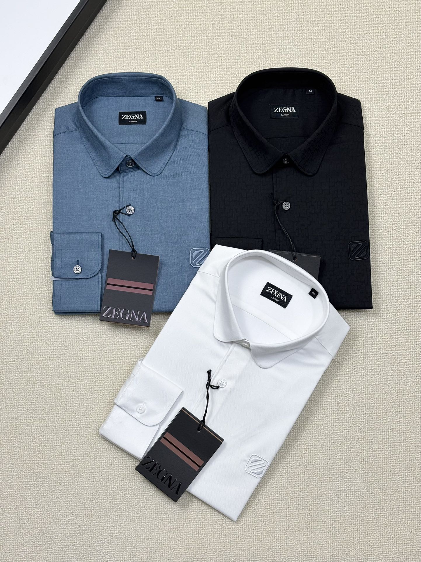 强势上新，新款不断！！！新款衬衫，高级面料高级做工，顶级品质！！！S一XXLS穿125左右m穿140左右