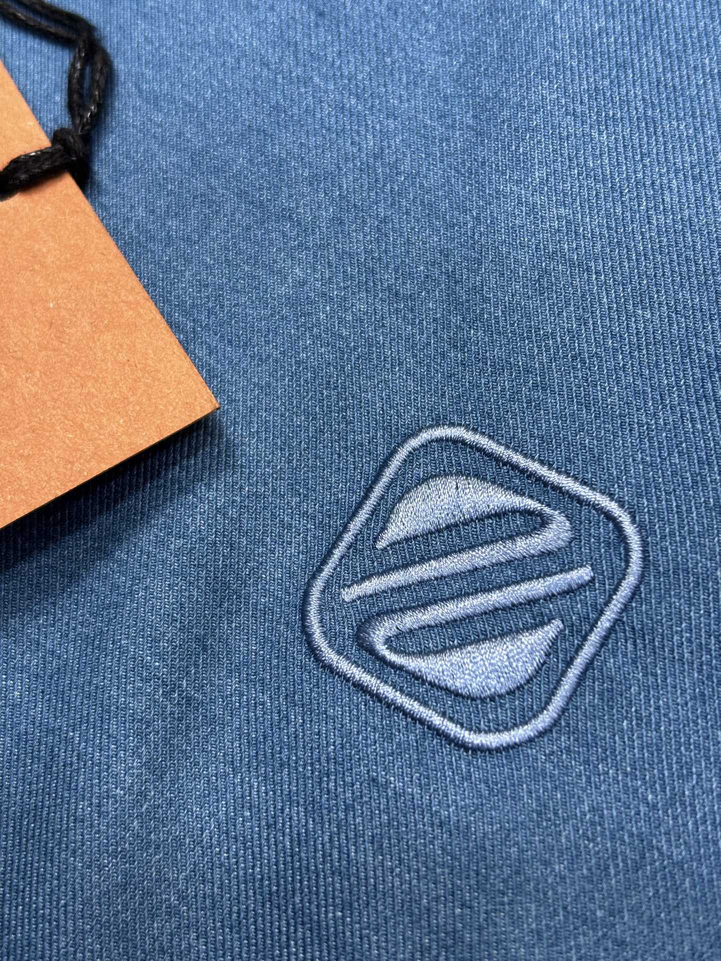 强势上新，新款不断！！！新款衬衫，高级面料高级做工，顶级品质！！！S一XXLS穿125左右m穿140左右