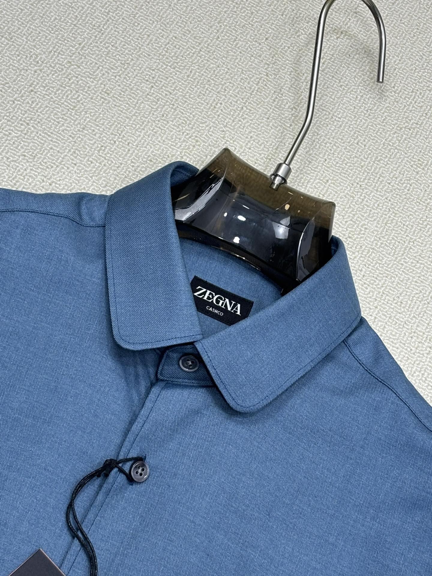 强势上新，新款不断！！！新款衬衫，高级面料高级做工，顶级品质！！！S一XXLS穿125左右m穿140左右