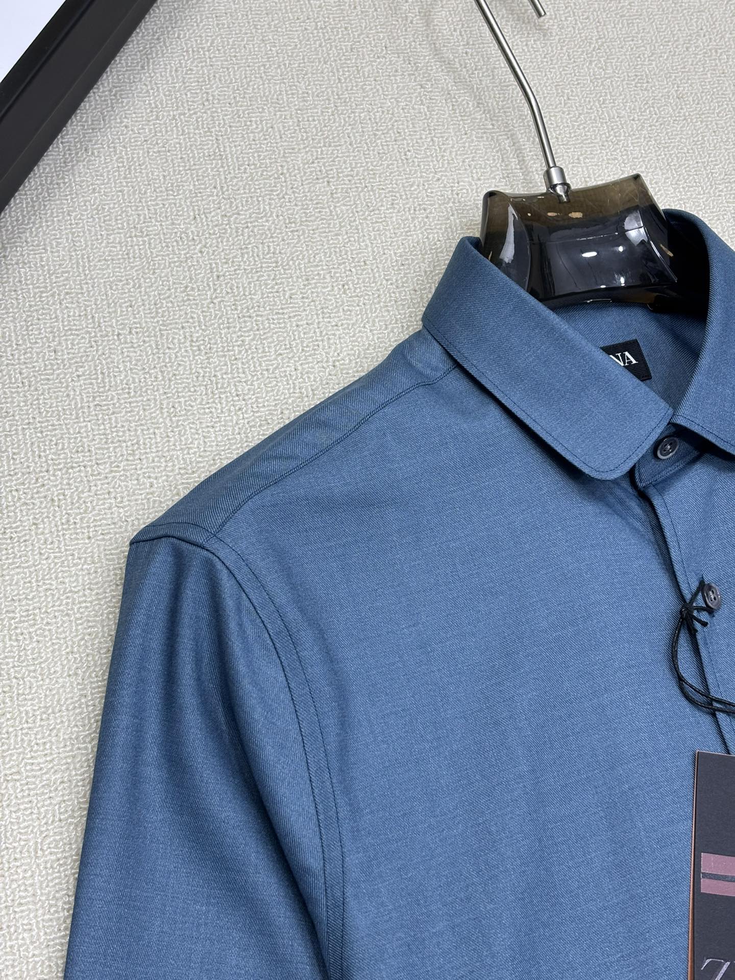 强势上新，新款不断！！！新款衬衫，高级面料高级做工，顶级品质！！！S一XXLS穿125左右m穿140左右