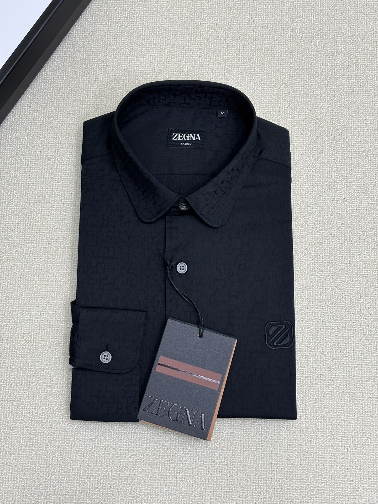 强势上新，新款不断！！！新款衬衫，高级面料高级做工，顶级品质！！！S一XXLS穿125左右m穿140左右