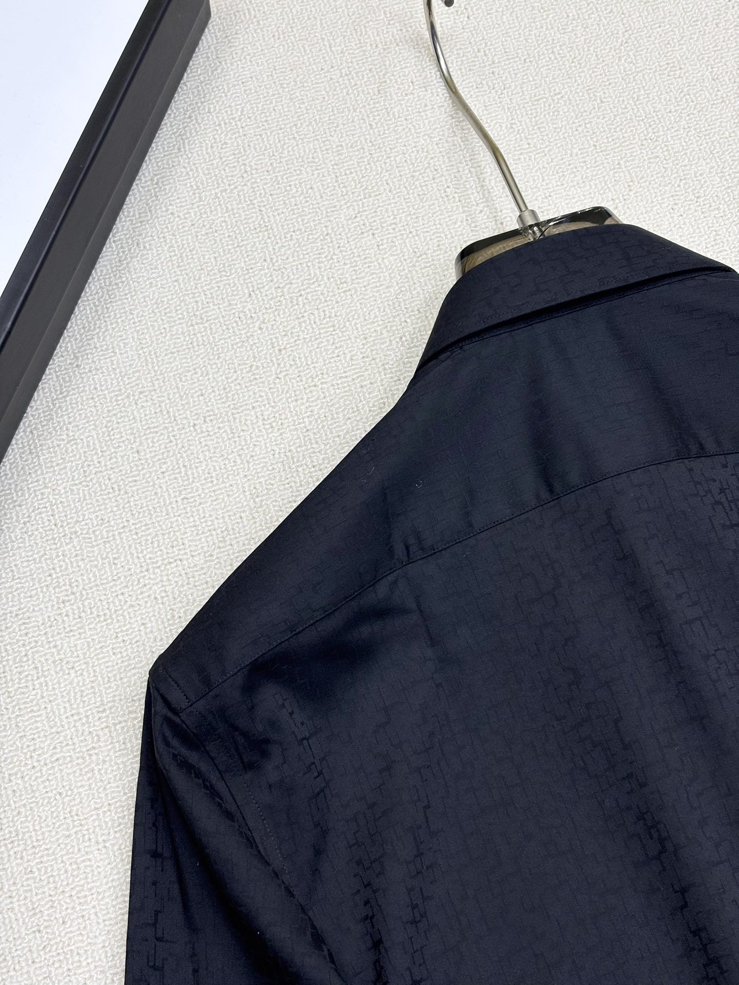 强势上新，新款不断！！！新款衬衫，高级面料高级做工，顶级品质！！！S一XXLS穿125左右m穿140左右