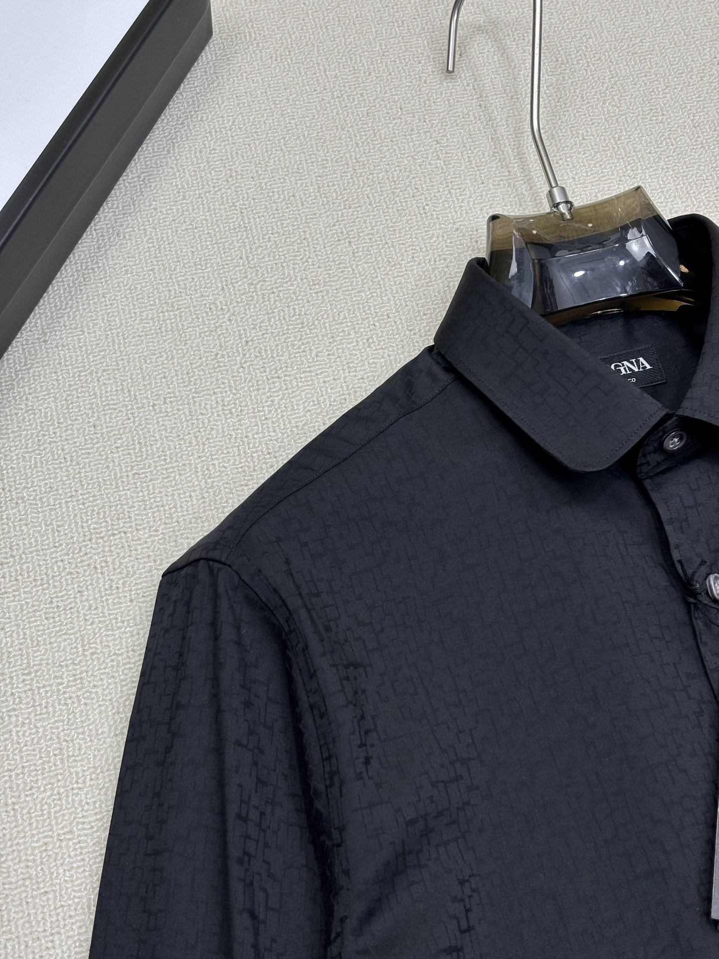 强势上新，新款不断！！！新款衬衫，高级面料高级做工，顶级品质！！！S一XXLS穿125左右m穿140左右