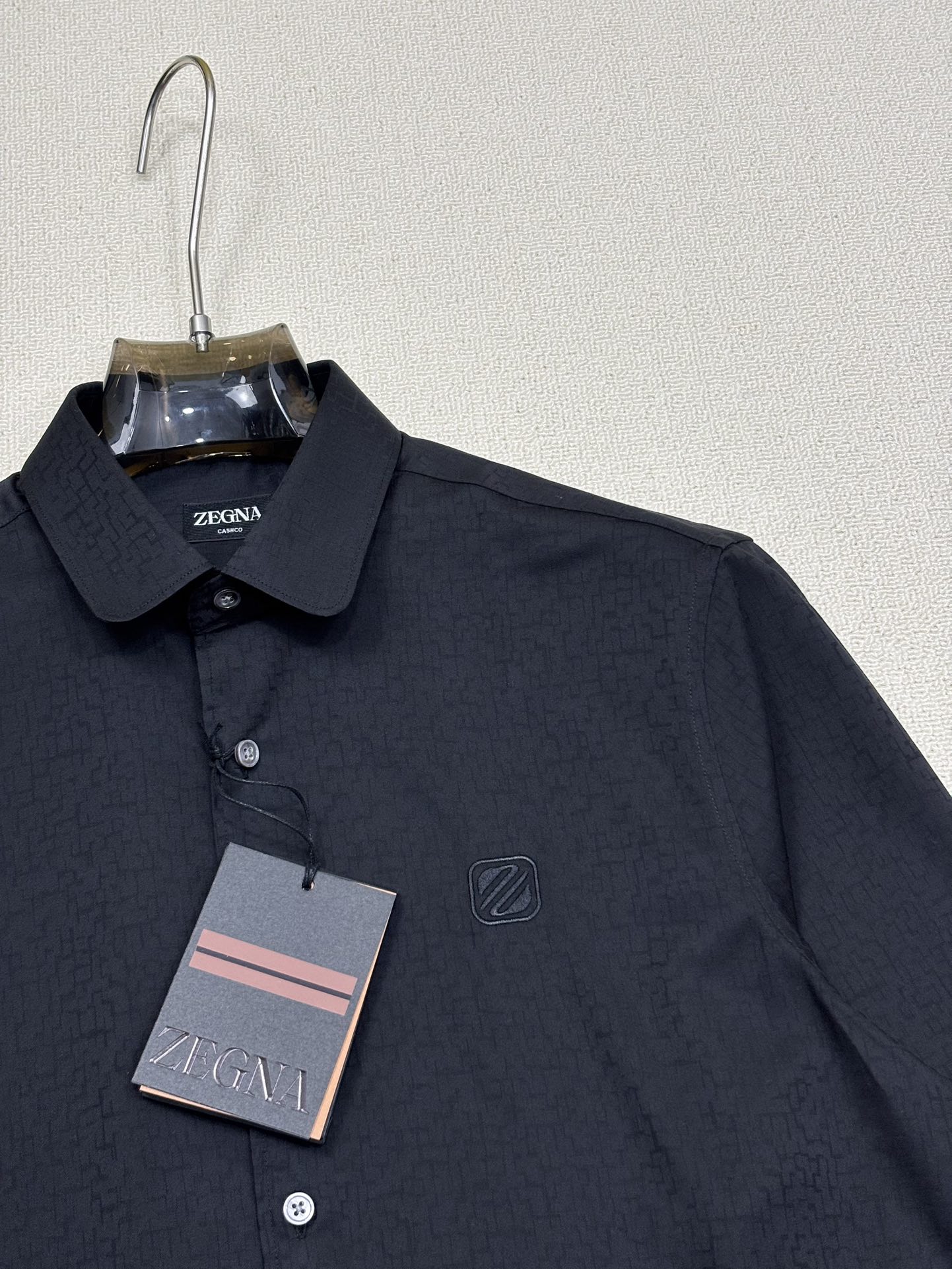 强势上新，新款不断！！！新款衬衫，高级面料高级做工，顶级品质！！！S一XXLS穿125左右m穿140左右