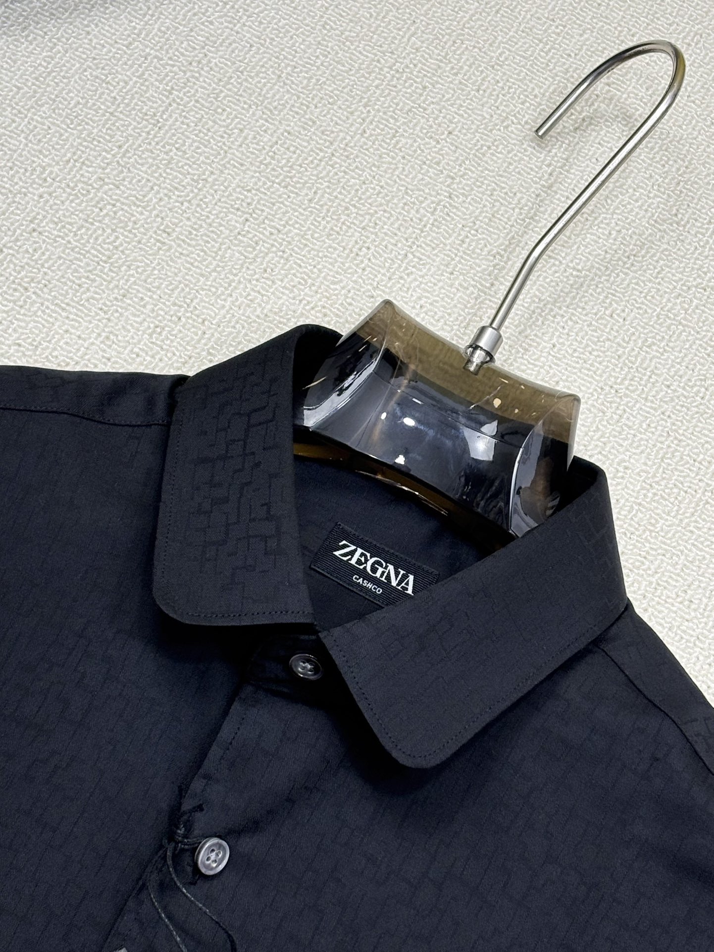 强势上新，新款不断！！！新款衬衫，高级面料高级做工，顶级品质！！！S一XXLS穿125左右m穿140左右