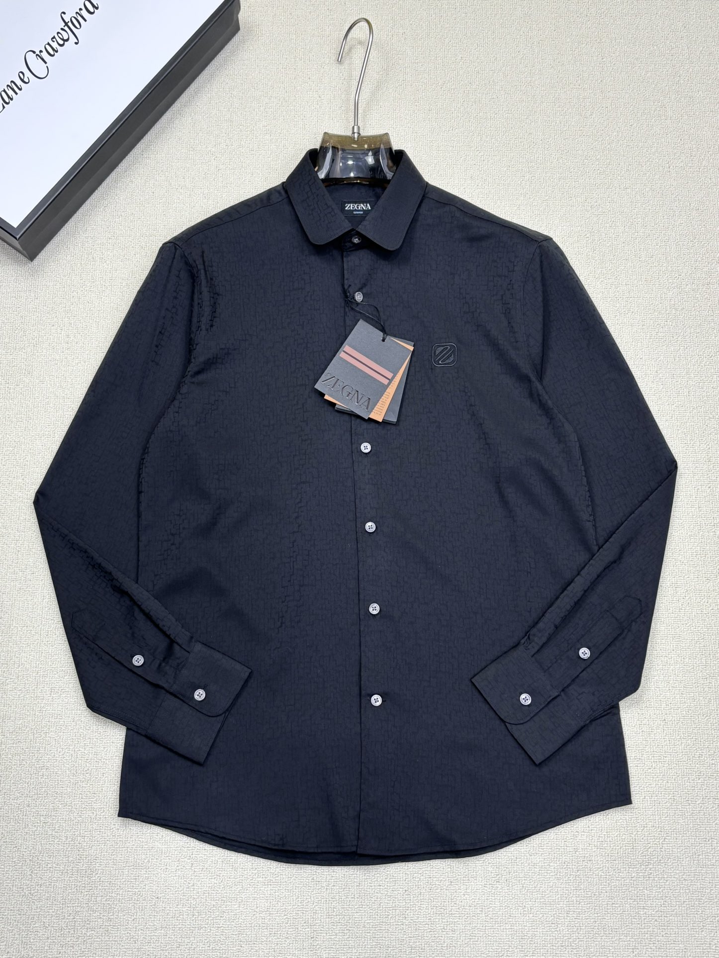 强势上新，新款不断！！！新款衬衫，高级面料高级做工，顶级品质！！！S一XXLS穿125左右m穿140左右