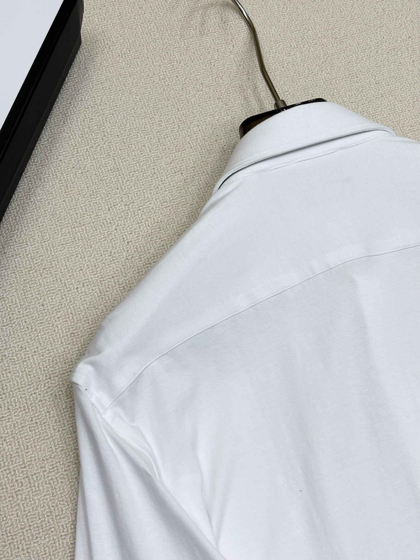 强势上新，新款不断！！！新款衬衫，高级面料高级做工，顶级品质！！！S一XXLS穿125左右m穿140左右