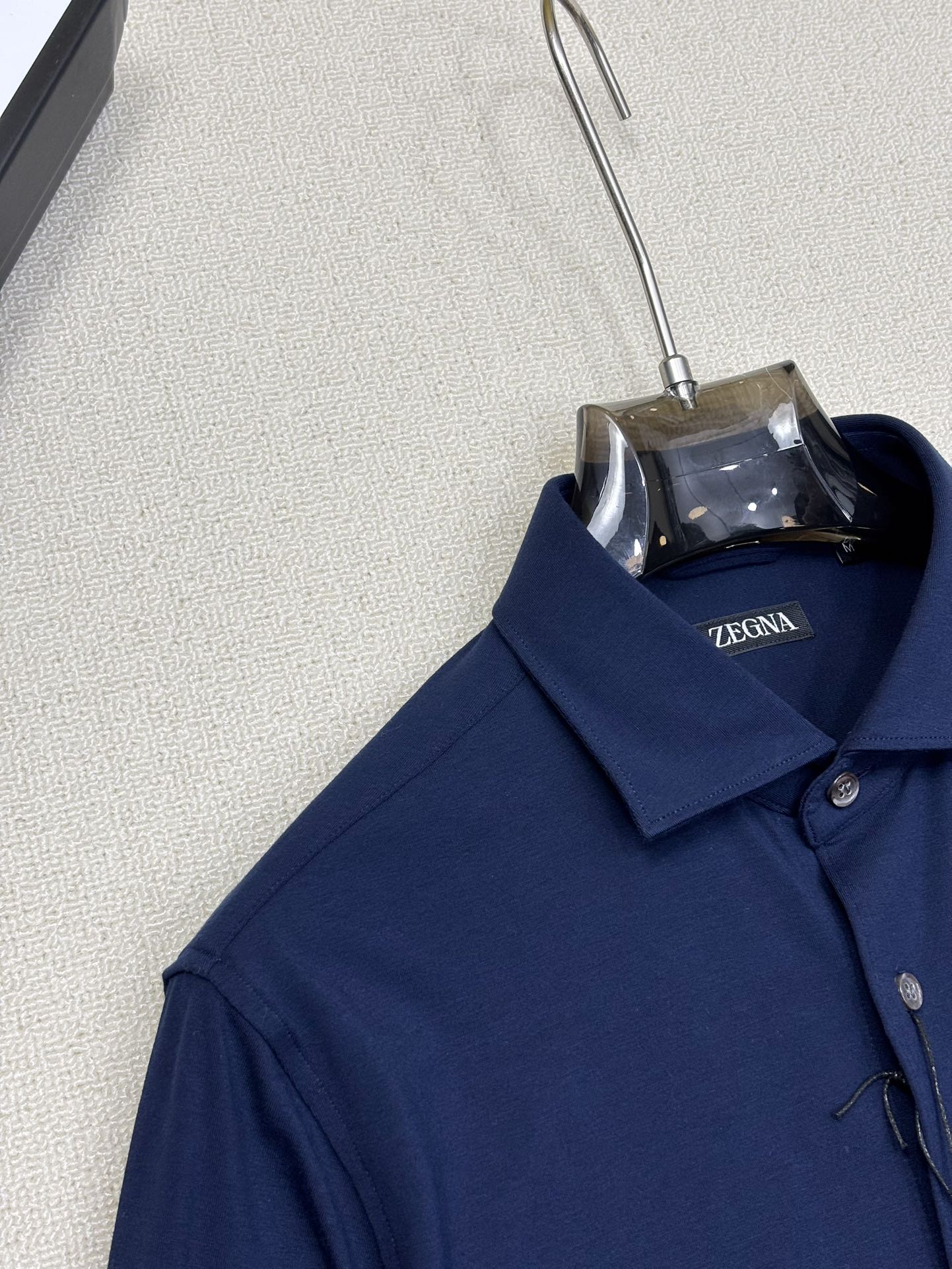 强势上新，新款不断！！！新款衬衫，高级面料高级做工，顶级品质！！！S一XXLS穿125左右m穿140左右