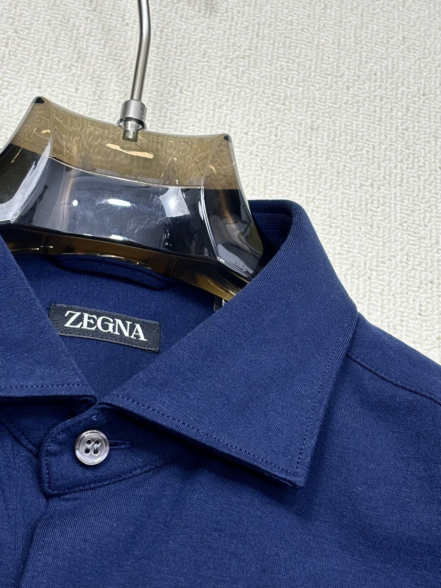 强势上新，新款不断！！！新款衬衫，高级面料高级做工，顶级品质！！！S一XXLS穿125左右m穿140左右