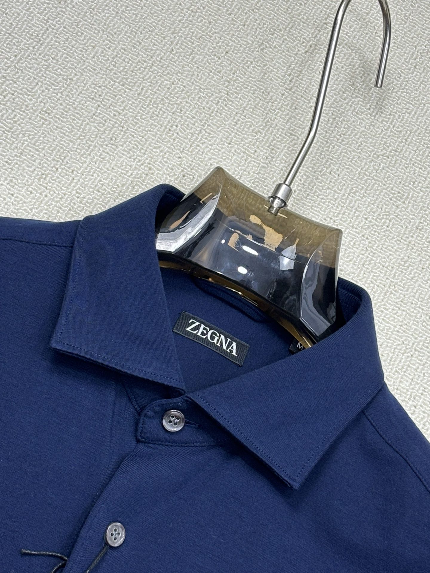 强势上新，新款不断！！！新款衬衫，高级面料高级做工，顶级品质！！！S一XXLS穿125左右m穿140左右