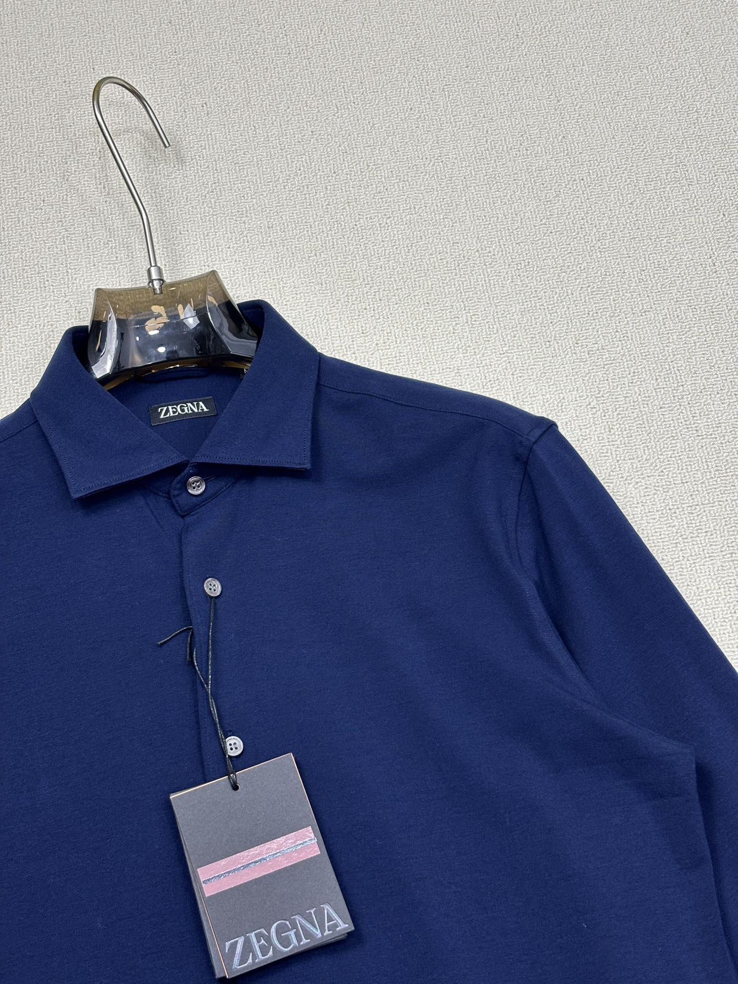 强势上新，新款不断！！！新款衬衫，高级面料高级做工，顶级品质！！！S一XXLS穿125左右m穿140左右