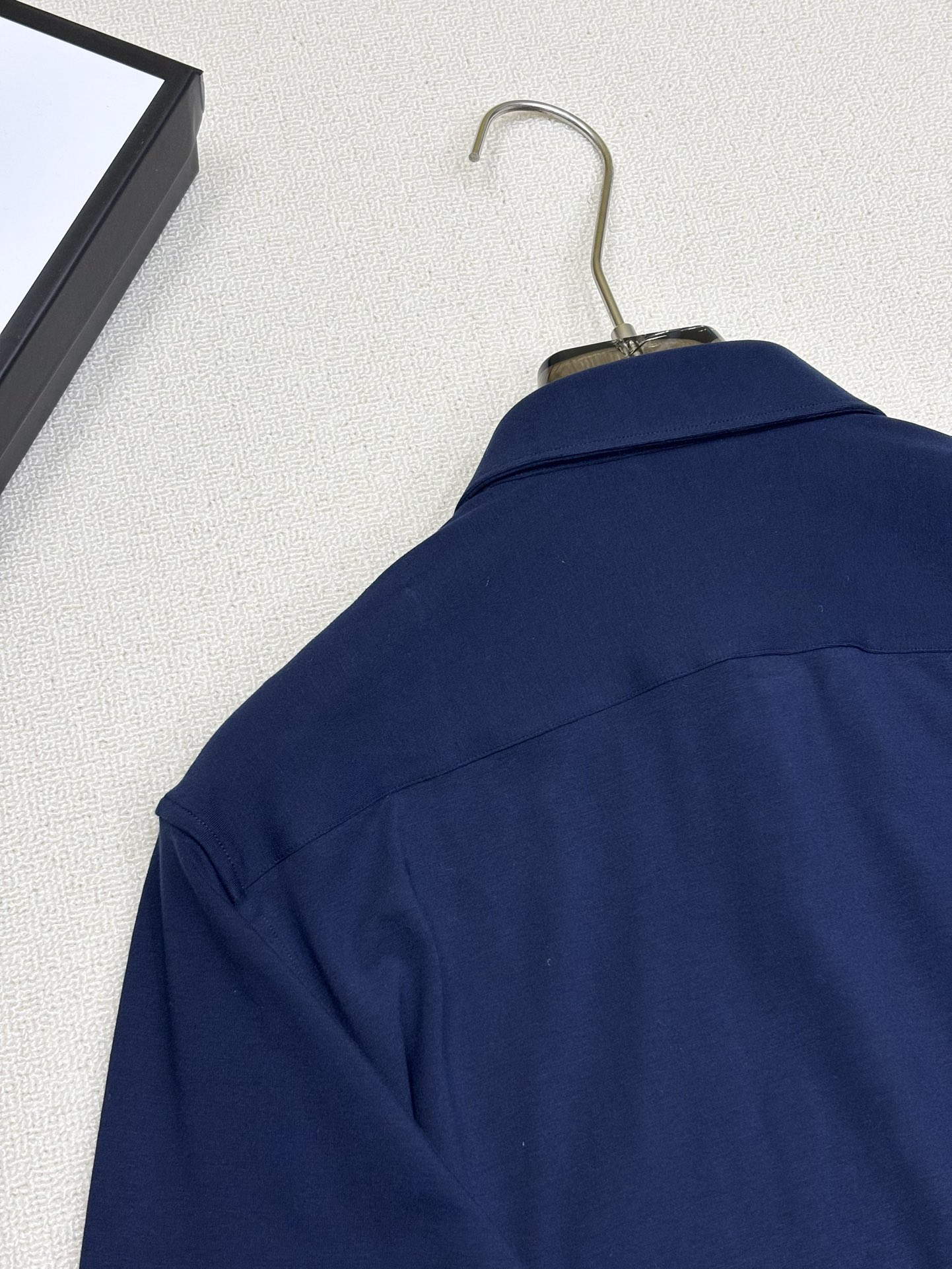 强势上新，新款不断！！！新款衬衫，高级面料高级做工，顶级品质！！！S一XXLS穿125左右m穿140左右