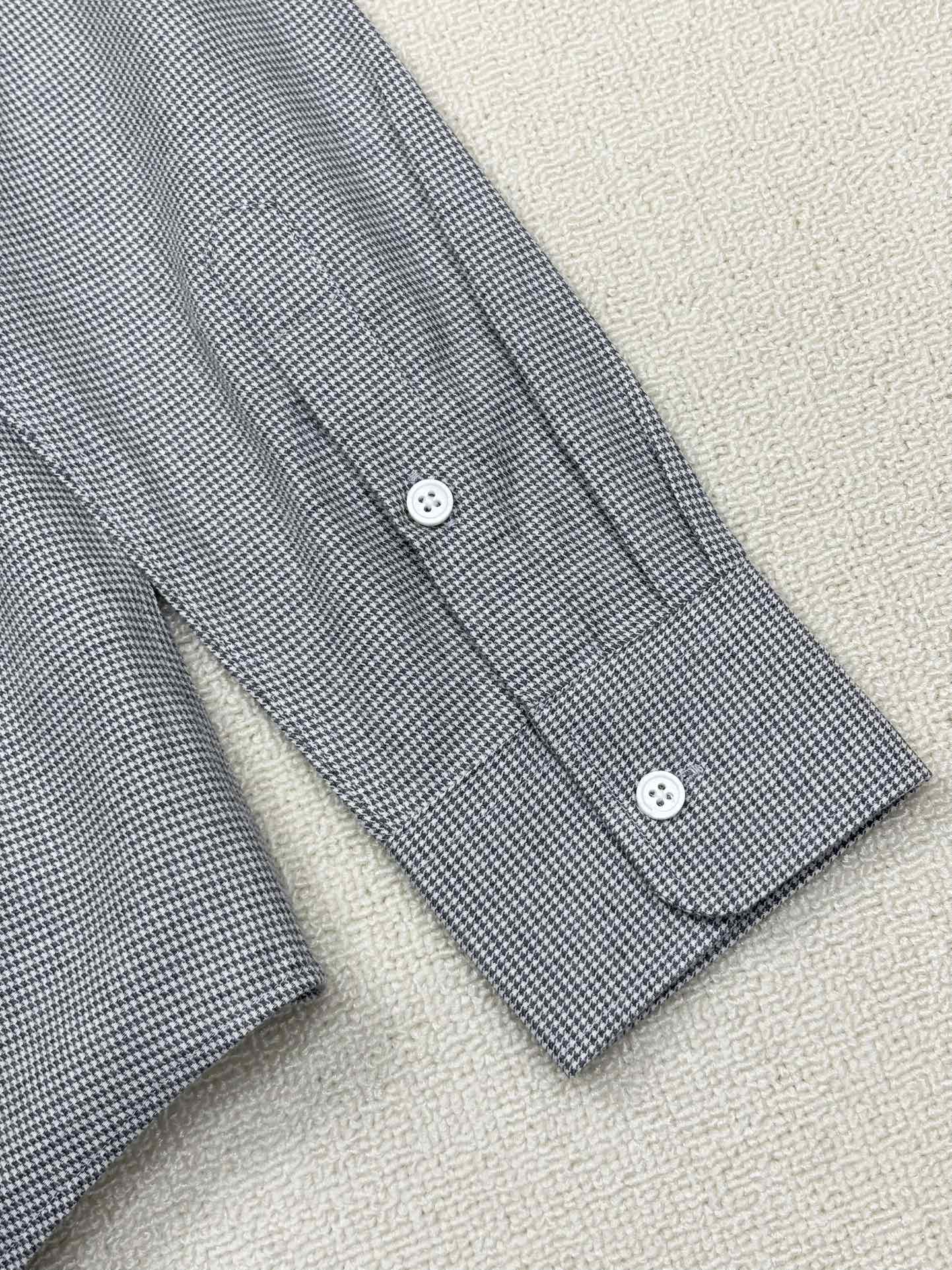 强势上新，新款不断！！！新款衬衫，高级面料高级做工，顶级品质！！！S一XXLS穿125左右m穿140左右