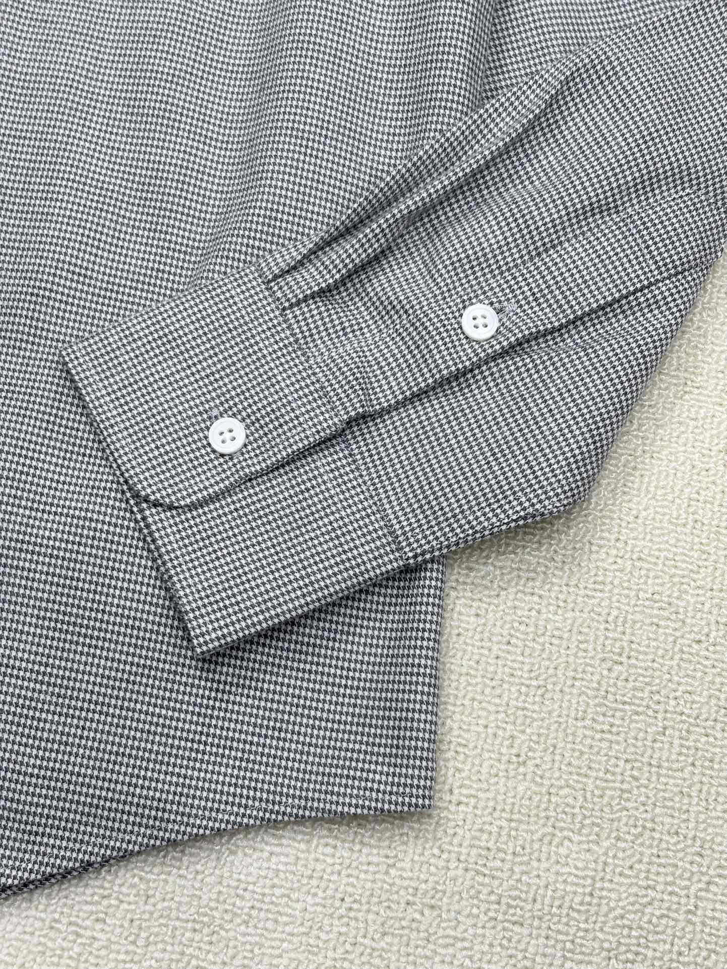 强势上新，新款不断！！！新款衬衫，高级面料高级做工，顶级品质！！！S一XXLS穿125左右m穿140左右