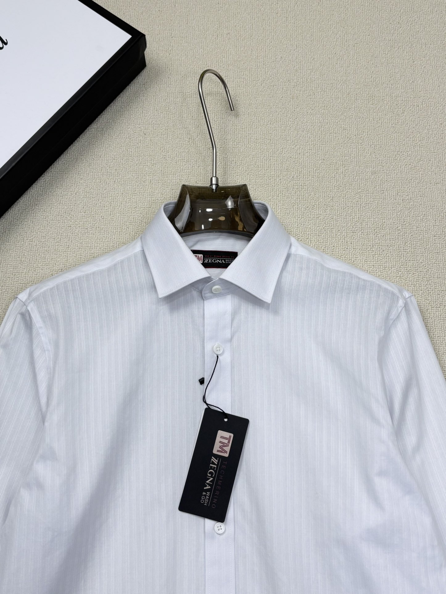 强势上新，新款不断！！！新款衬衫，高级面料高级做工，顶级品质！！！S一XXLS穿125左右m穿140左右