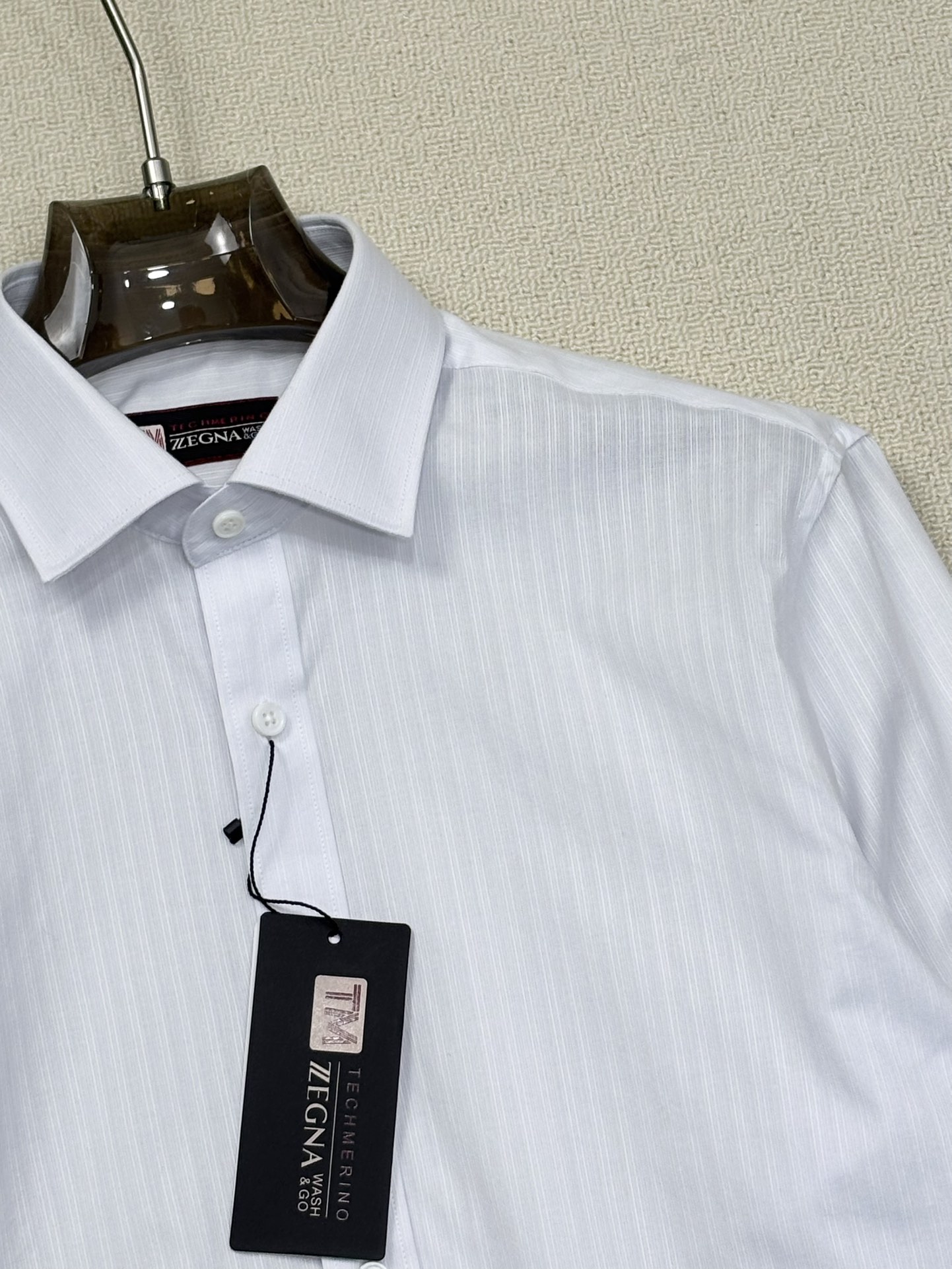 强势上新，新款不断！！！新款衬衫，高级面料高级做工，顶级品质！！！S一XXLS穿125左右m穿140左右