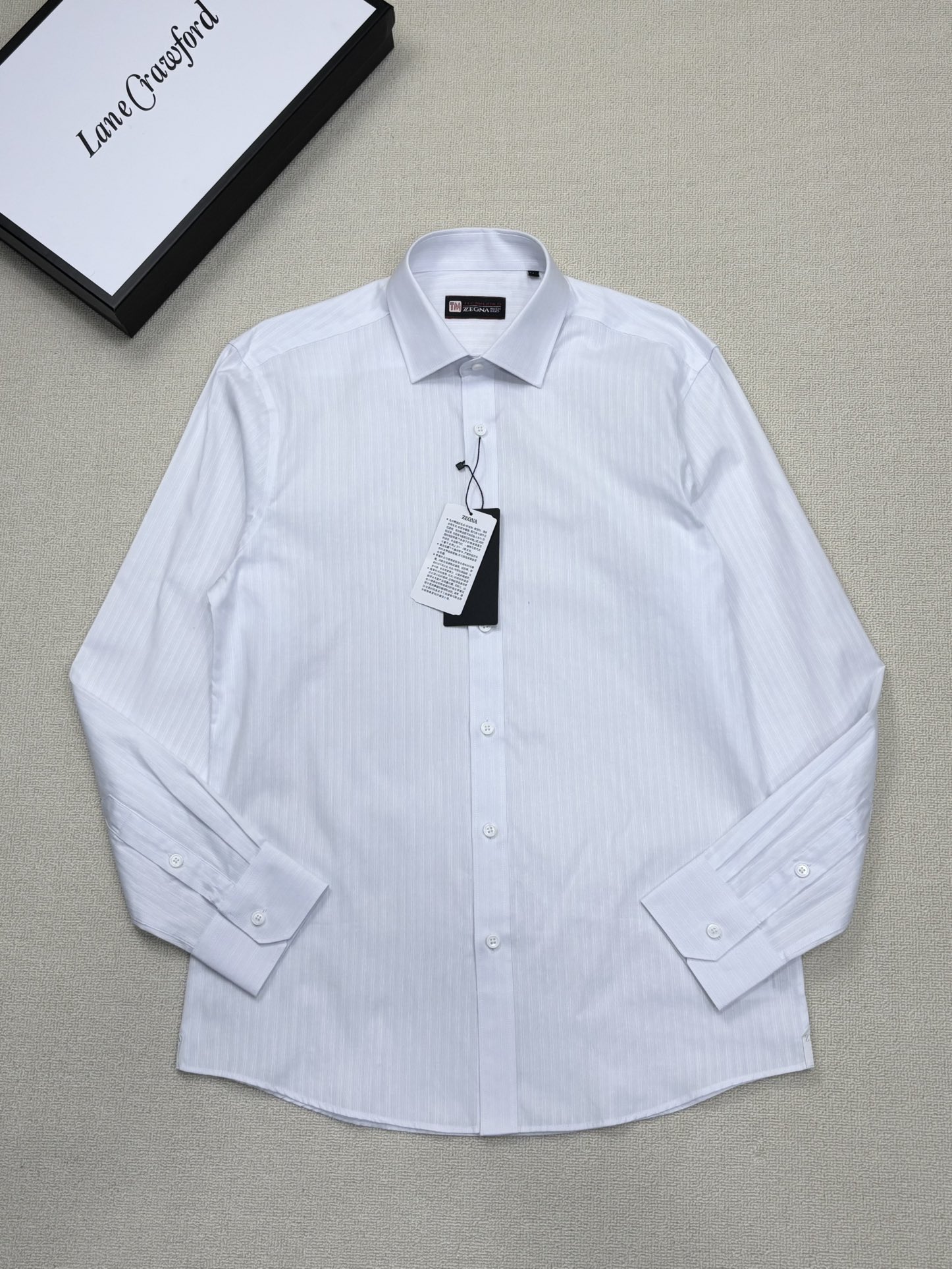 强势上新，新款不断！！！新款衬衫，高级面料高级做工，顶级品质！！！S一XXLS穿125左右m穿140左右