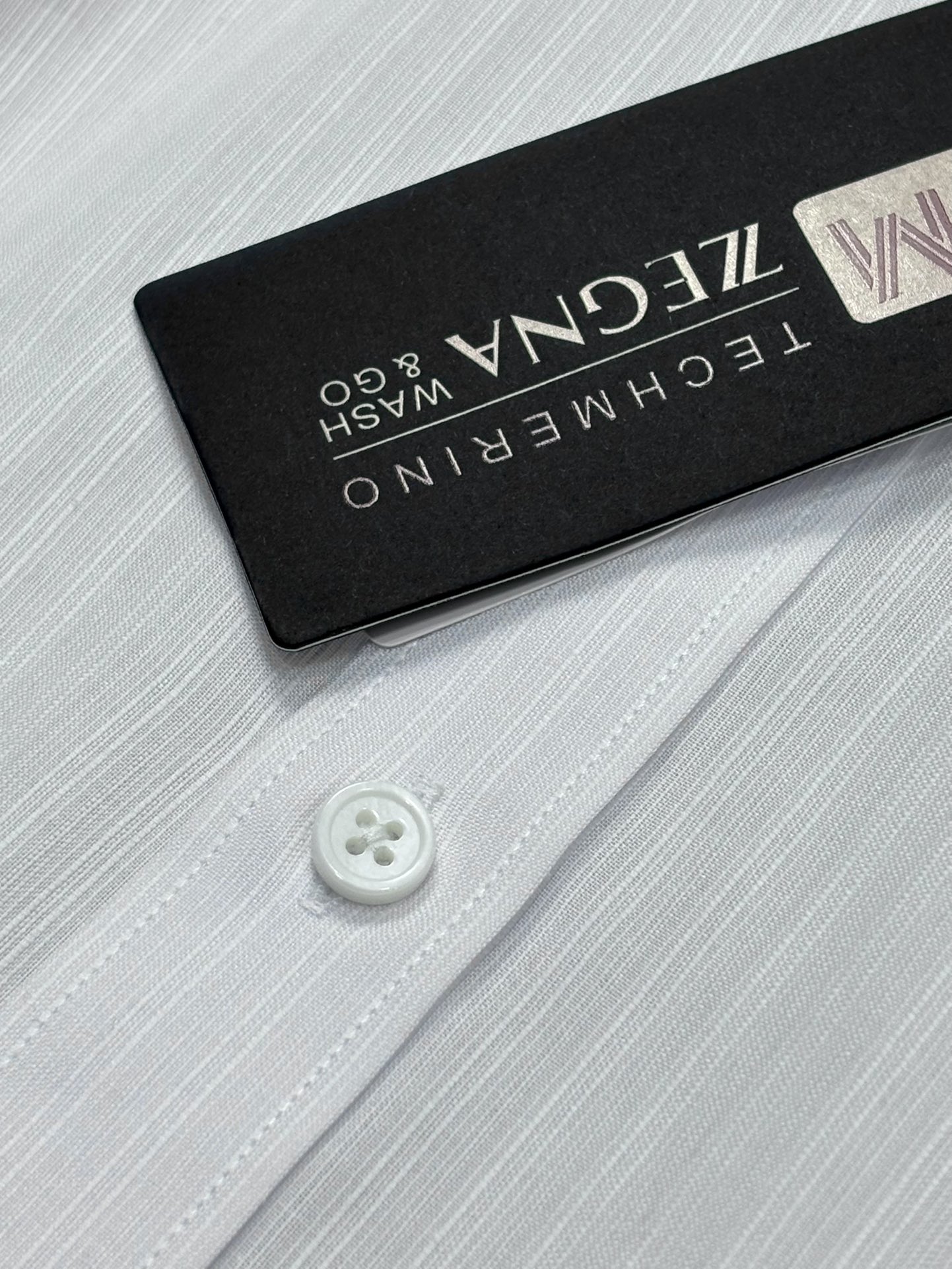 强势上新，新款不断！！！新款衬衫，高级面料高级做工，顶级品质！！！S一XXLS穿125左右m穿140左右