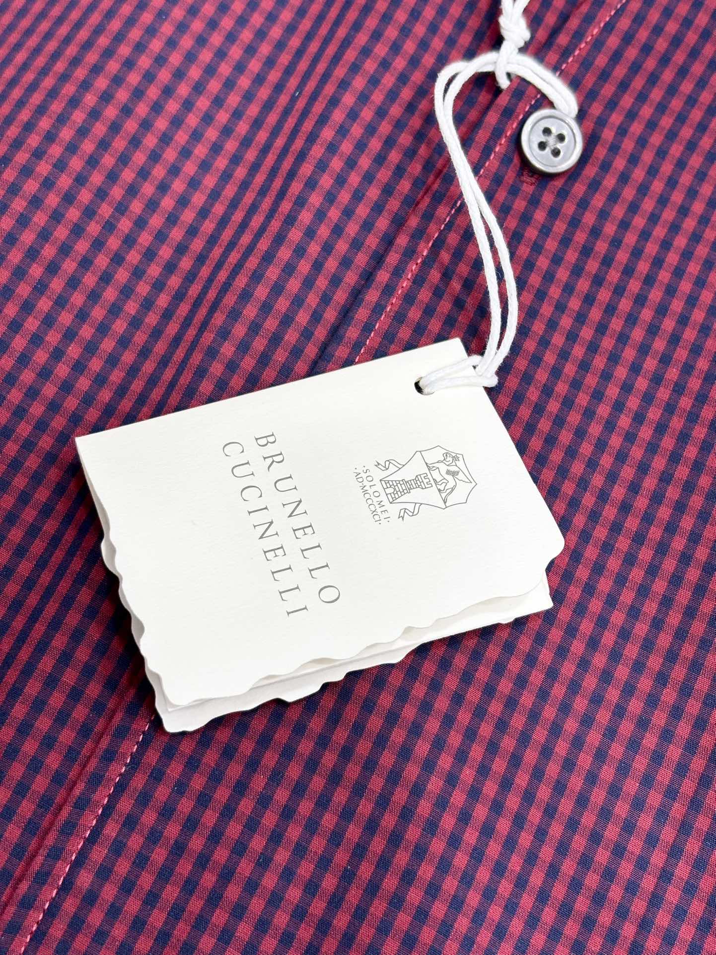 强势上新，新款不断！！！新款衬衫，高级面料高级做工，顶级品质！！！S一XXLS穿125左右m穿140左右