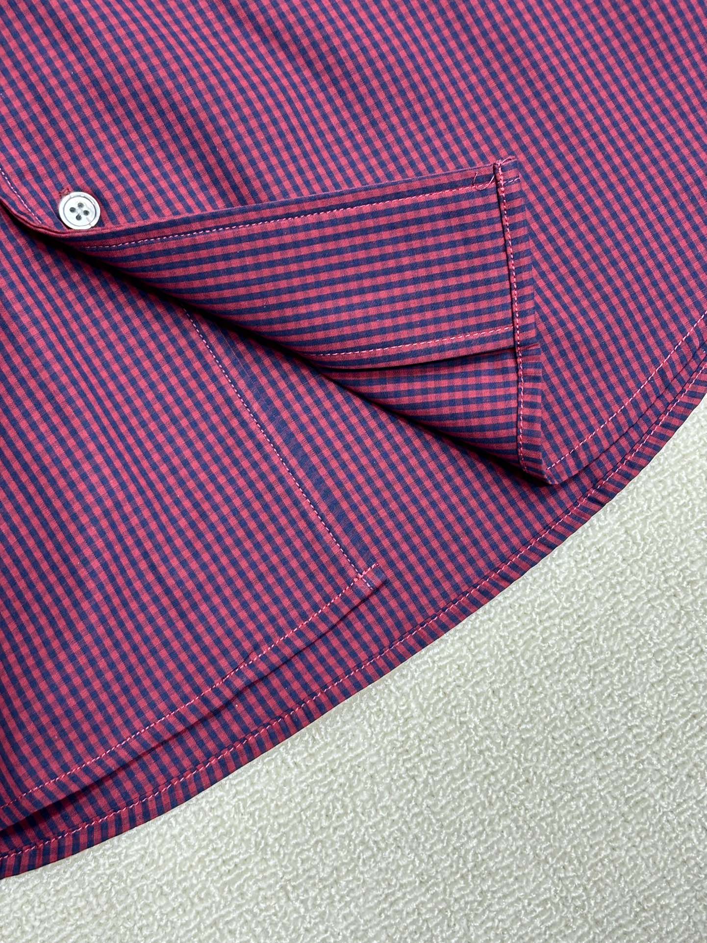 强势上新，新款不断！！！新款衬衫，高级面料高级做工，顶级品质！！！S一XXLS穿125左右m穿140左右