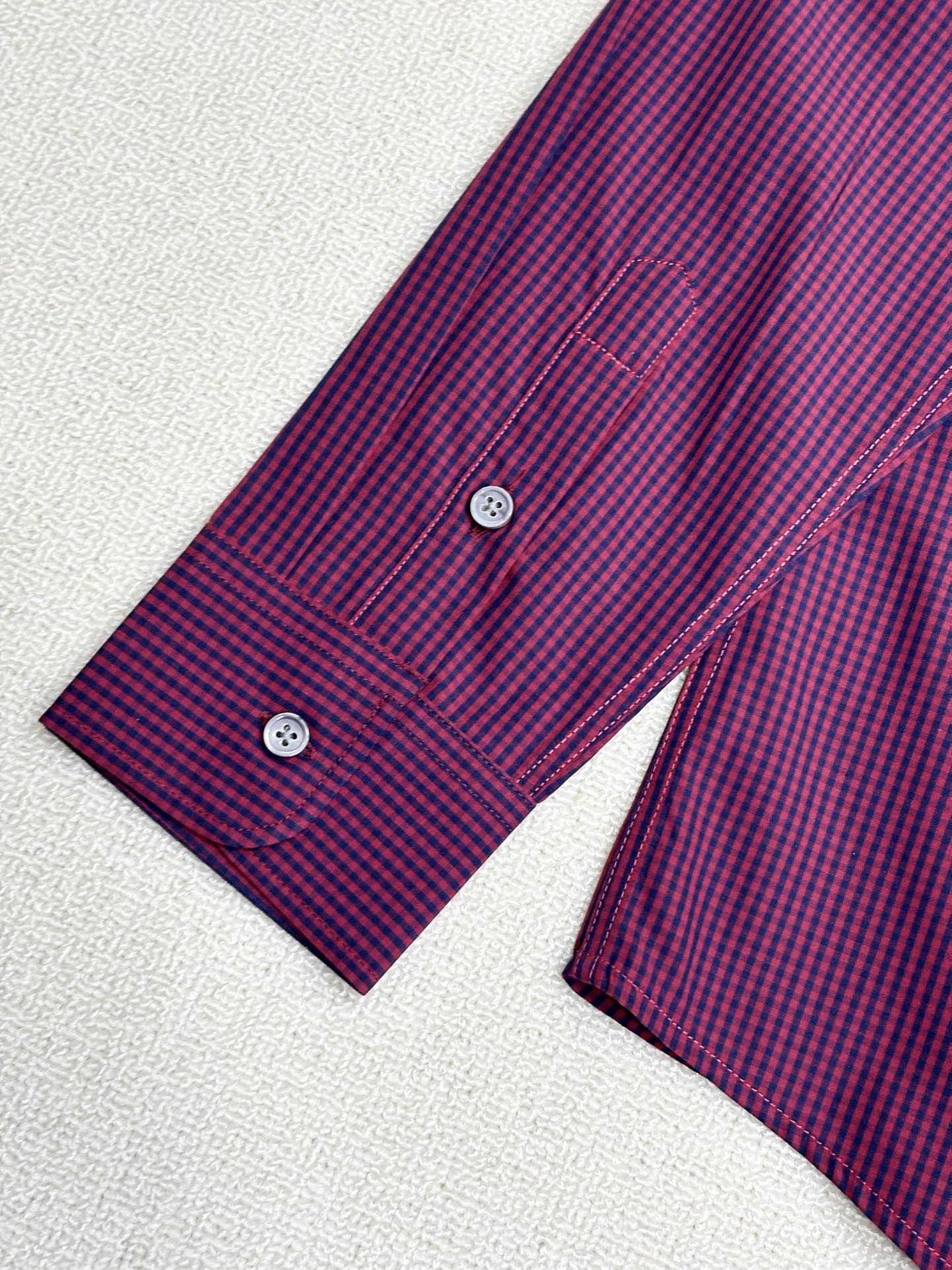 强势上新，新款不断！！！新款衬衫，高级面料高级做工，顶级品质！！！S一XXLS穿125左右m穿140左右