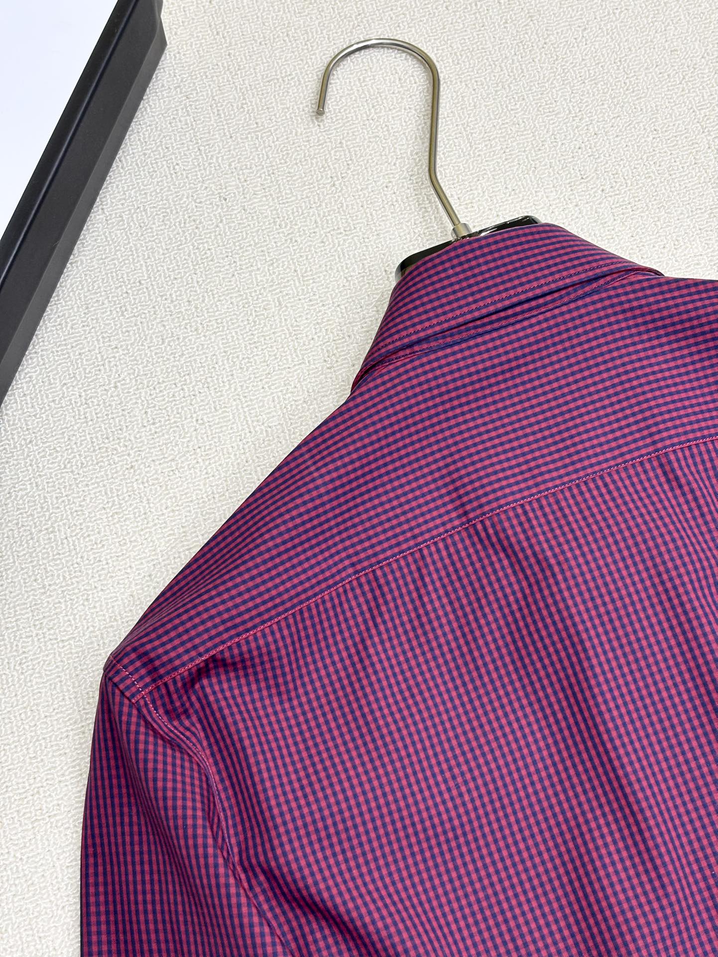 强势上新，新款不断！！！新款衬衫，高级面料高级做工，顶级品质！！！S一XXLS穿125左右m穿140左右