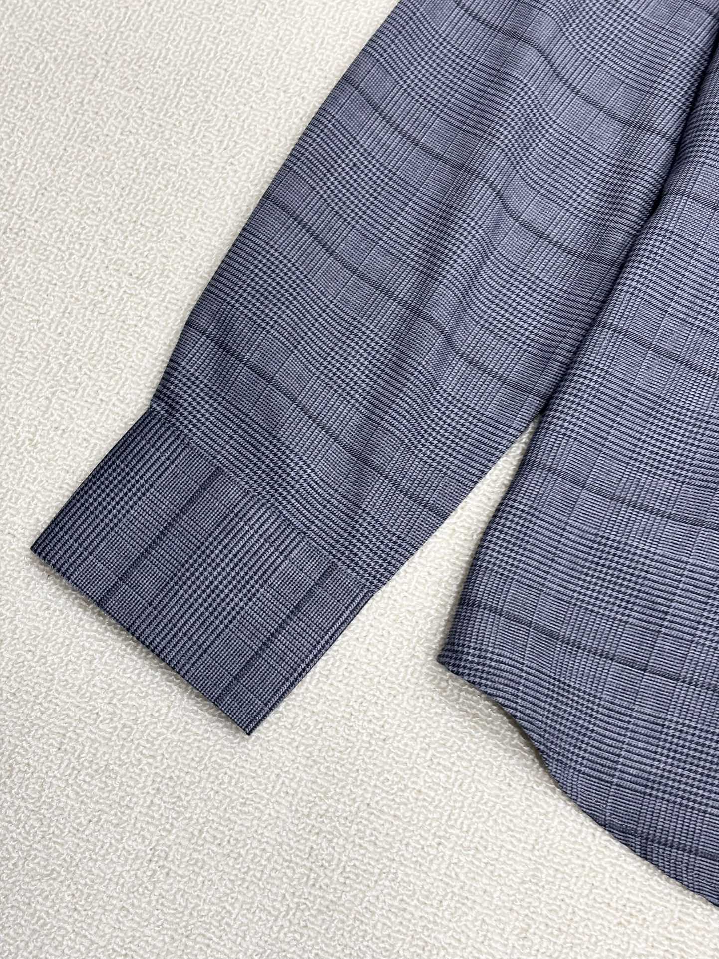 强势上新，新款不断！！！新款衬衫，高级面料高级做工，顶级品质！！！S一XXLS穿125左右m穿140左右