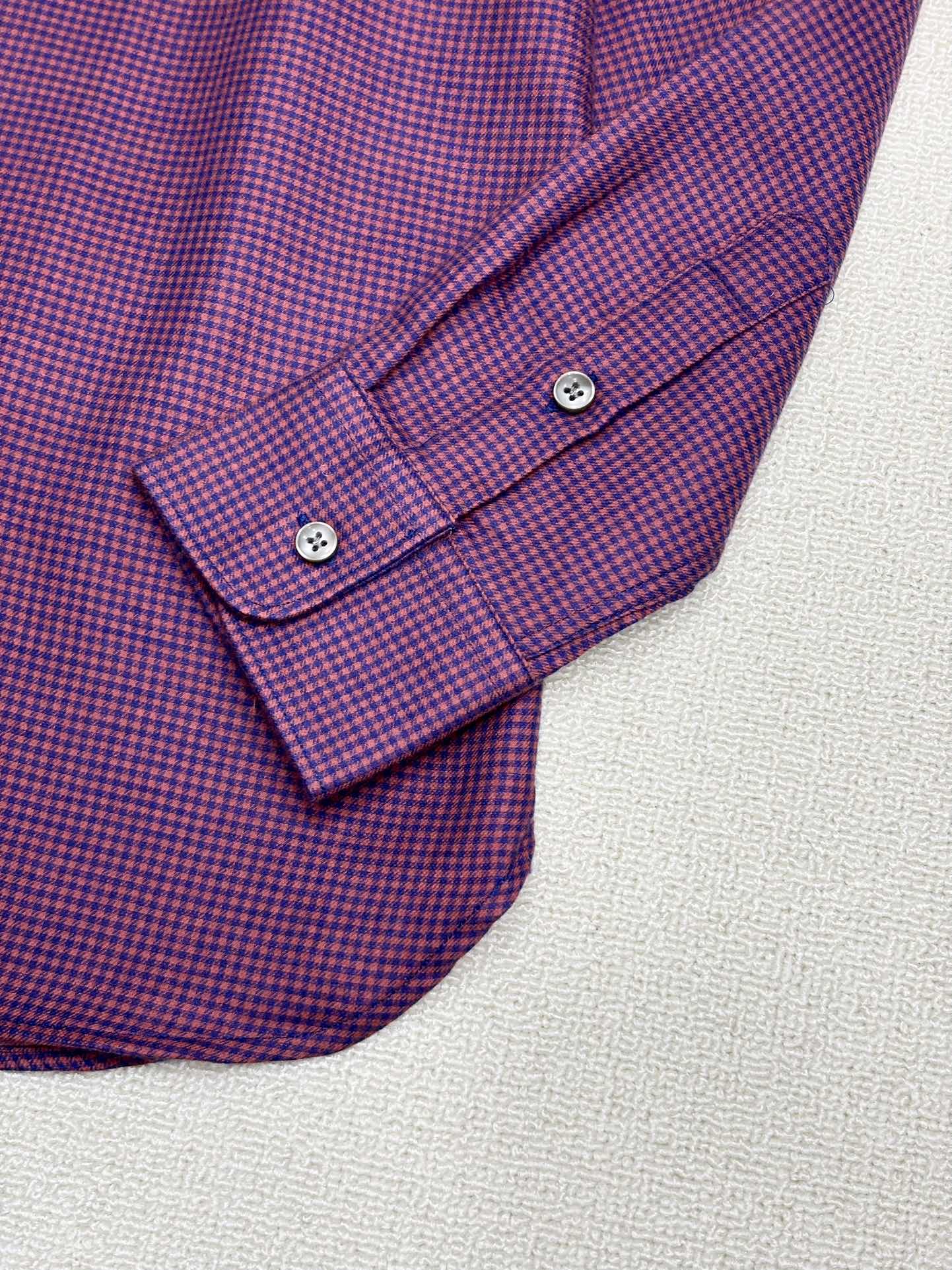 强势上新，新款不断！！！新款衬衫，高级面料高级做工，顶级品质！！！S一XXLS穿125左右m穿140左右