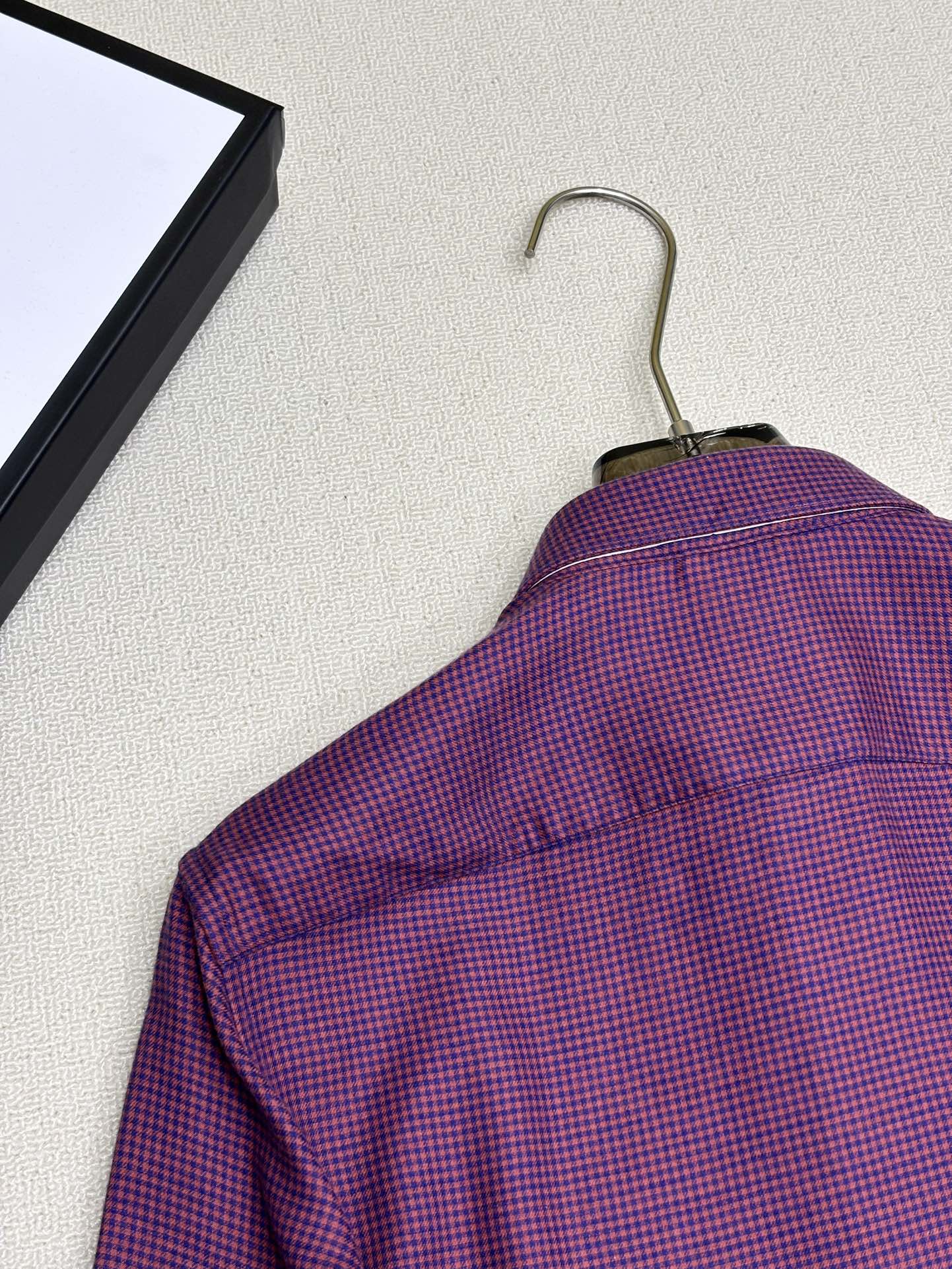 强势上新，新款不断！！！新款衬衫，高级面料高级做工，顶级品质！！！S一XXLS穿125左右m穿140左右