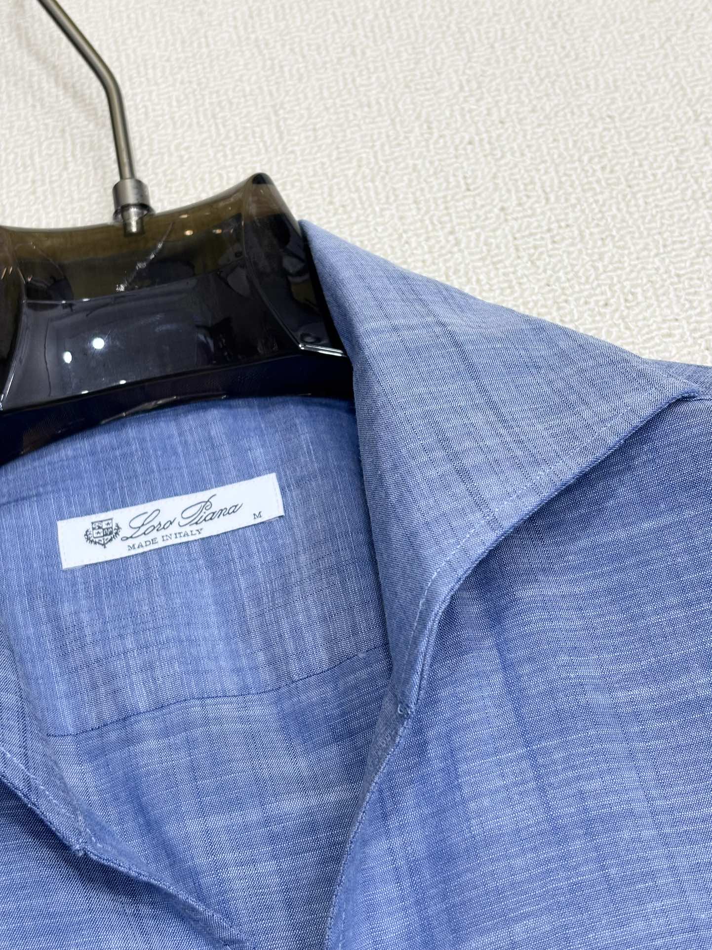 强势上新，新款不断！！！新款衬衫，高级面料高级做工，顶级品质！！！S一XXLS穿125左右m穿140左右