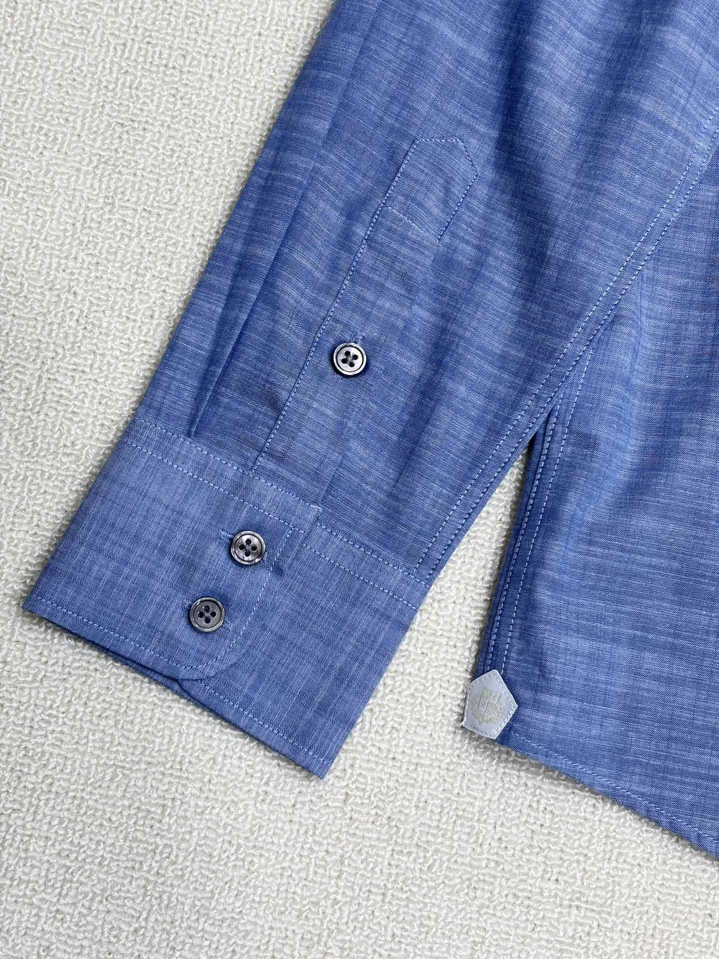 强势上新，新款不断！！！新款衬衫，高级面料高级做工，顶级品质！！！S一XXLS穿125左右m穿140左右