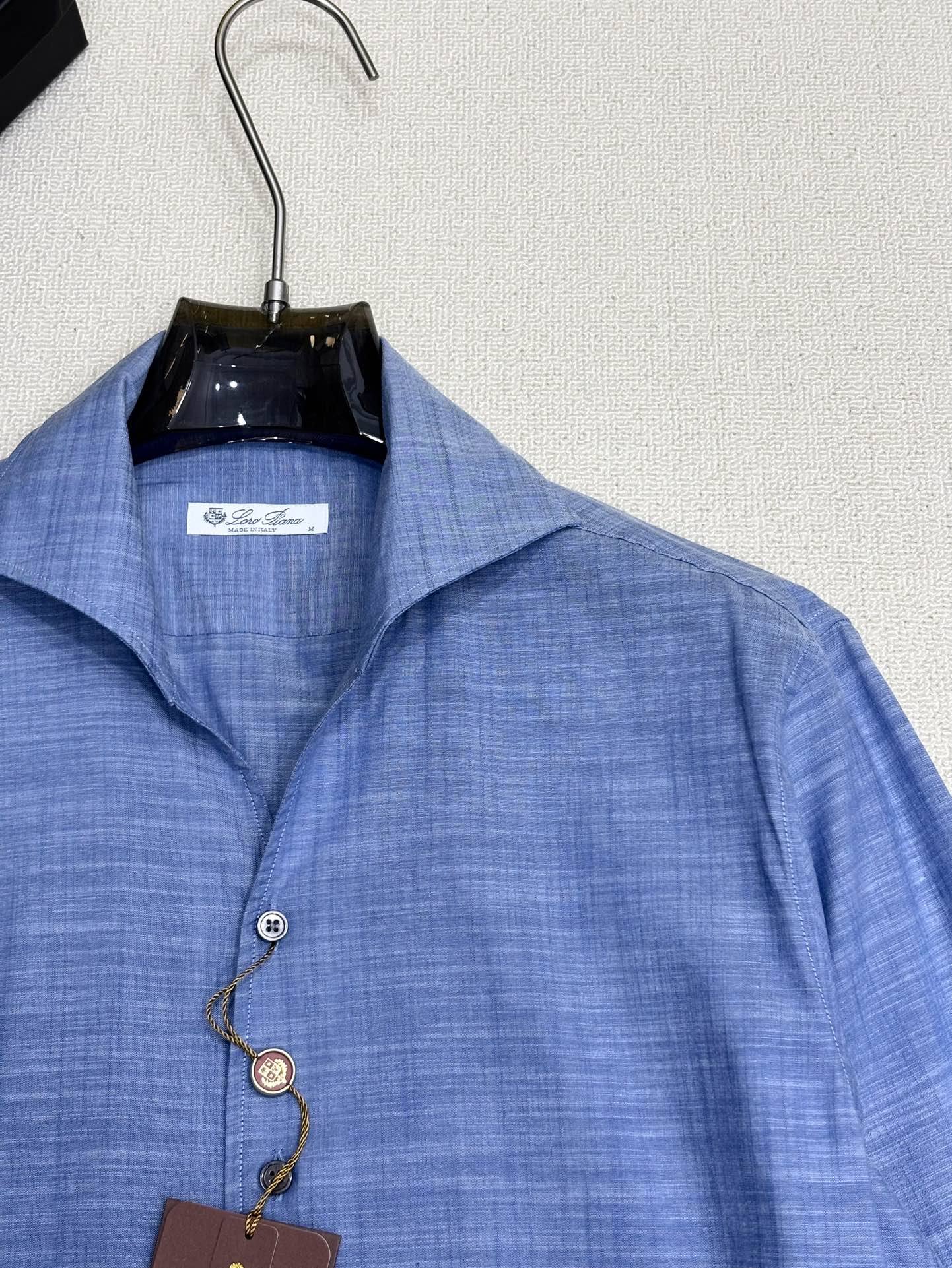 强势上新，新款不断！！！新款衬衫，高级面料高级做工，顶级品质！！！S一XXLS穿125左右m穿140左右