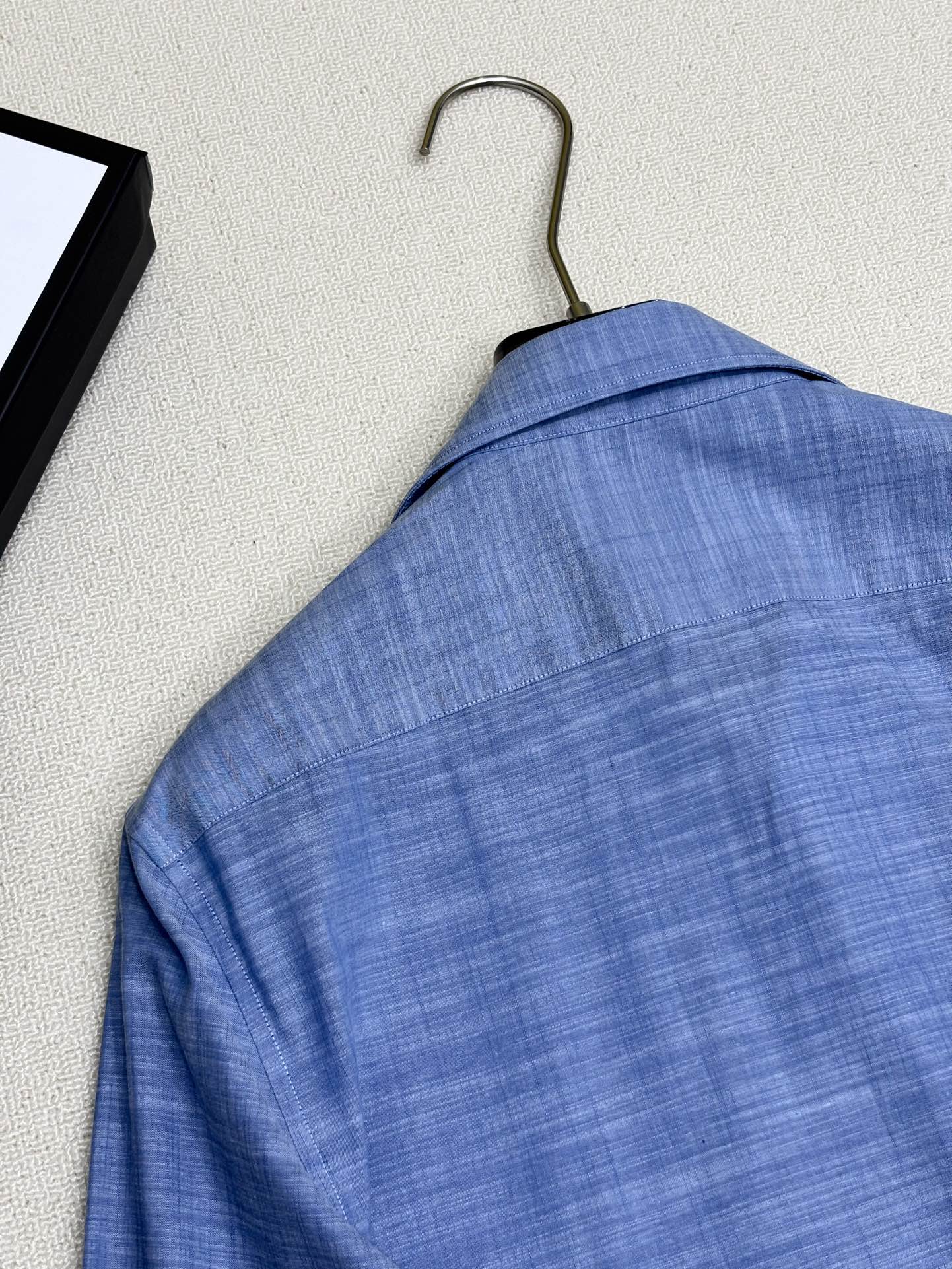 强势上新，新款不断！！！新款衬衫，高级面料高级做工，顶级品质！！！S一XXLS穿125左右m穿140左右