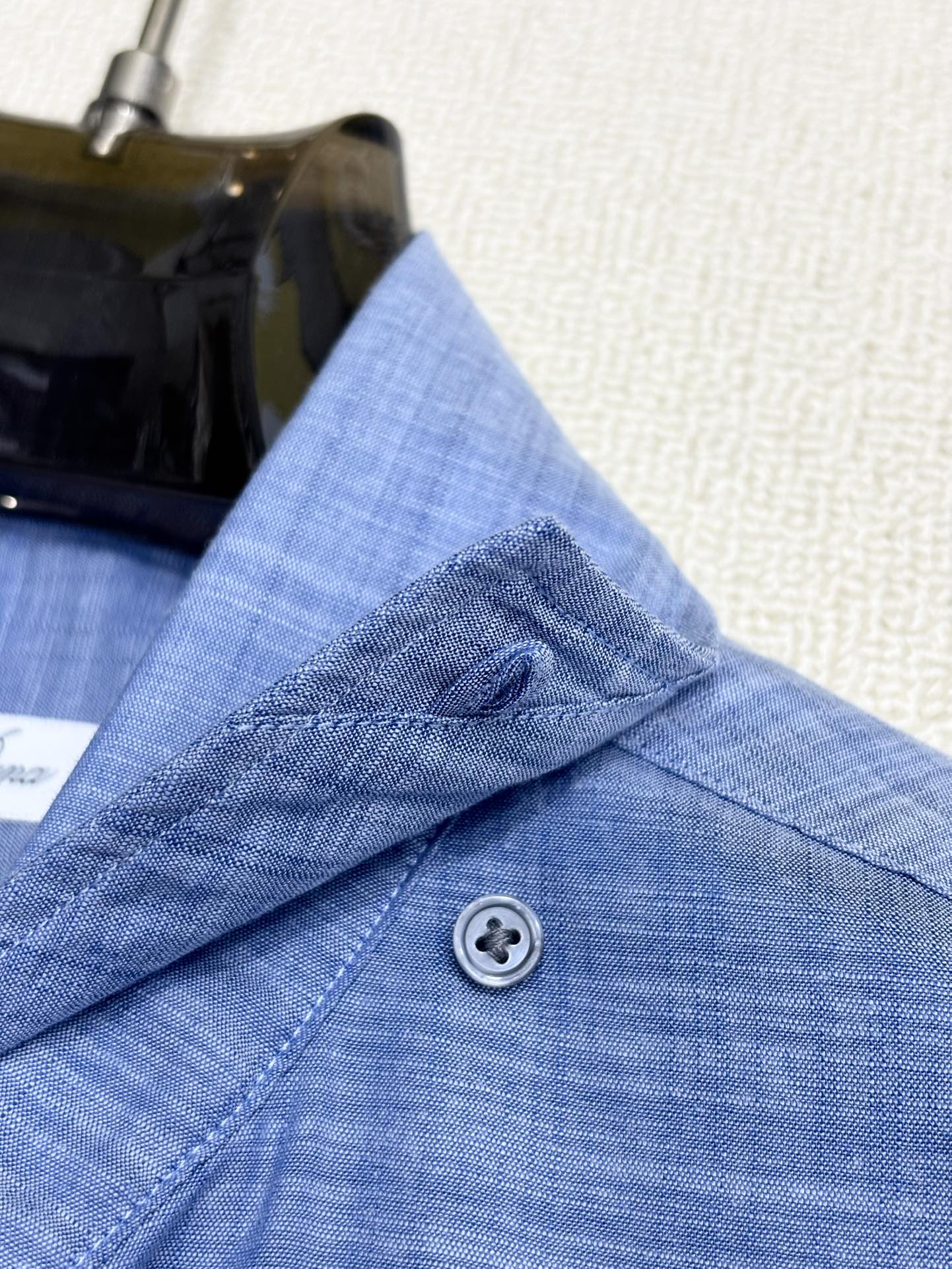 强势上新，新款不断！！！新款衬衫，高级面料高级做工，顶级品质！！！S一XXLS穿125左右m穿140左右